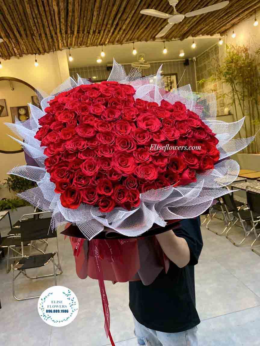 Bó hoa hồng đỏ ở Hà Nội | Bó hồng ngoại hình trái tim | HOA TÌNH YÊU