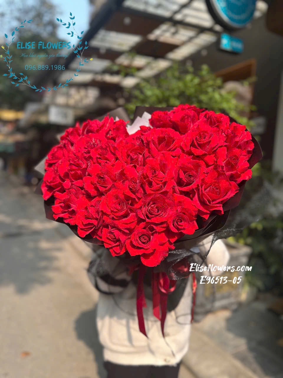 hoa hồng đỏ trái tim cao cấp tỏ tình bạn gái.