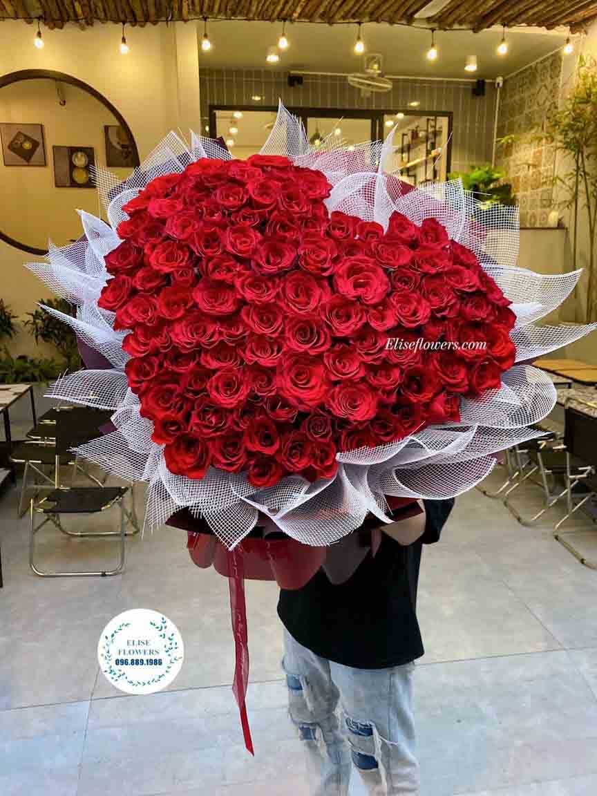 Bó hoa hồng đỏ đẹp ở Hà Nội | Bó hồn đỏ hình trái tim siêu to | Hoa tươi tại Eliseflowers