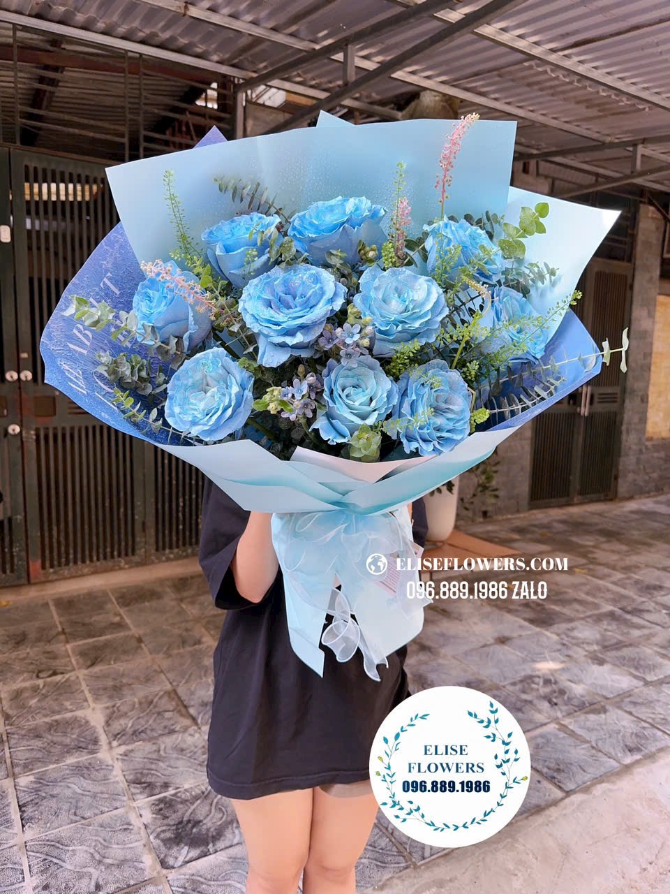 Bo-hoa-hong-ngoai-cao-cap-Bo-hoa-20-thang-10-dep-dien-hoa-tuoi-Ha-Noi-Dich-vu-dat-hoa-tuoi-ONLINE