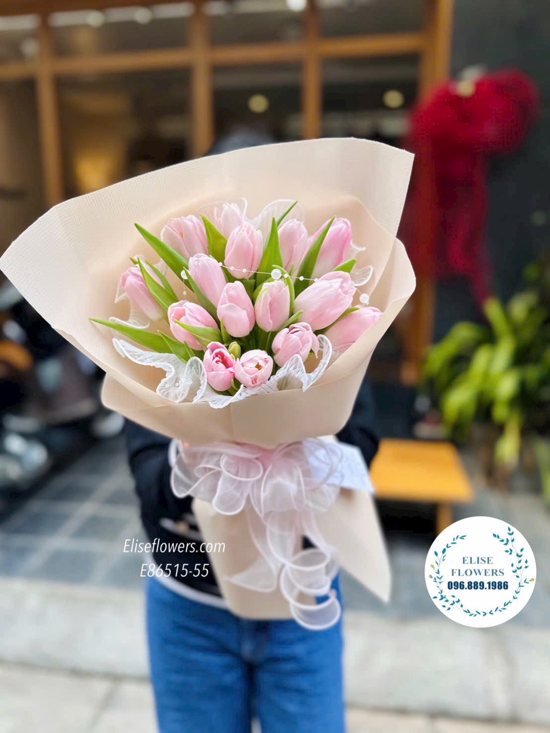 Bó Tulip 15 bông tặng valentine. Hoa tặng bạn gái ngày lễ tình nhân. Eliseflowers
