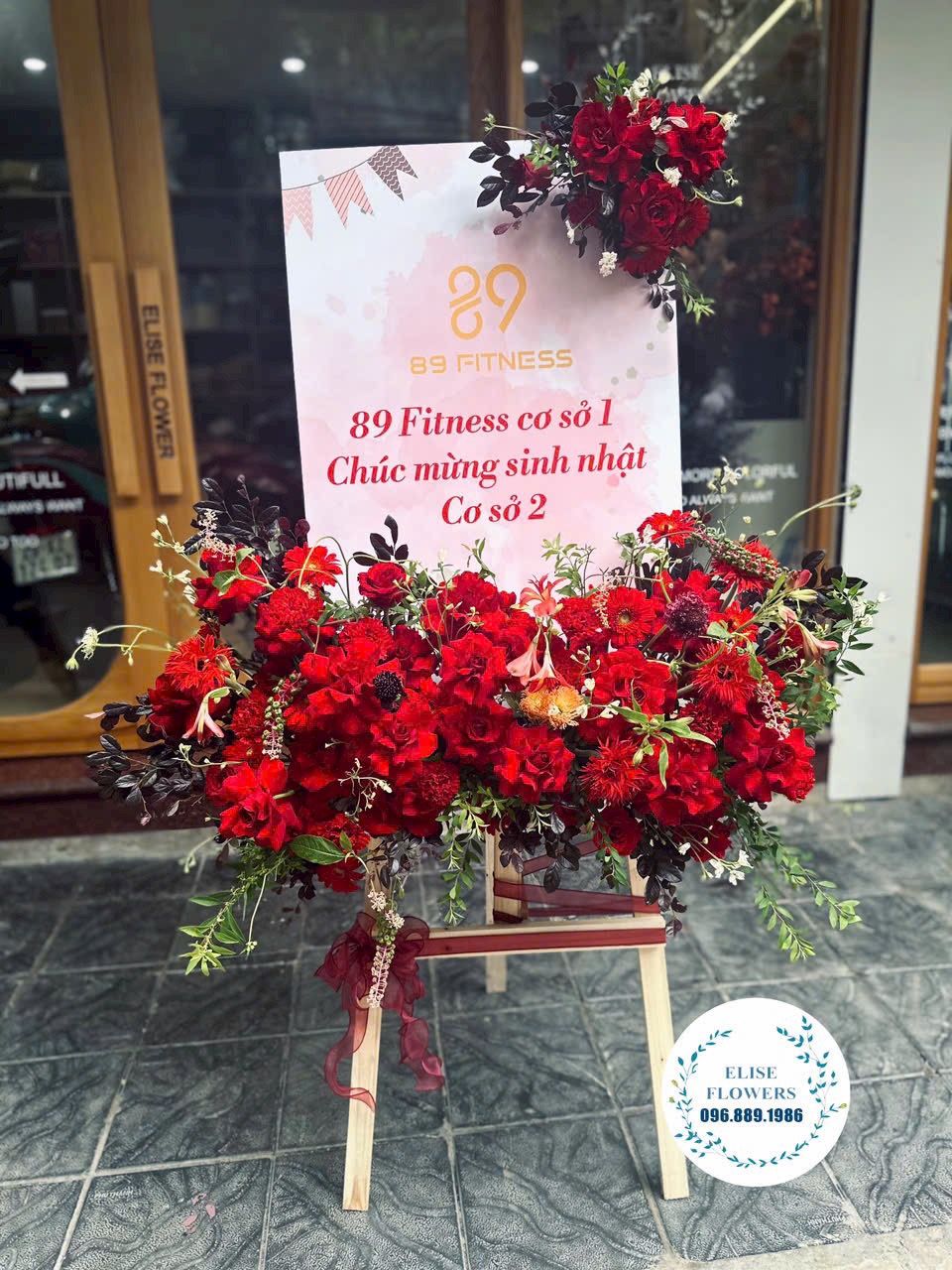 Mua-ke-hoa-chuc-mung-khai-truong-Ha-Noi-Dien-hoa-khai-truong-cao-cap-o-Ha-Noi