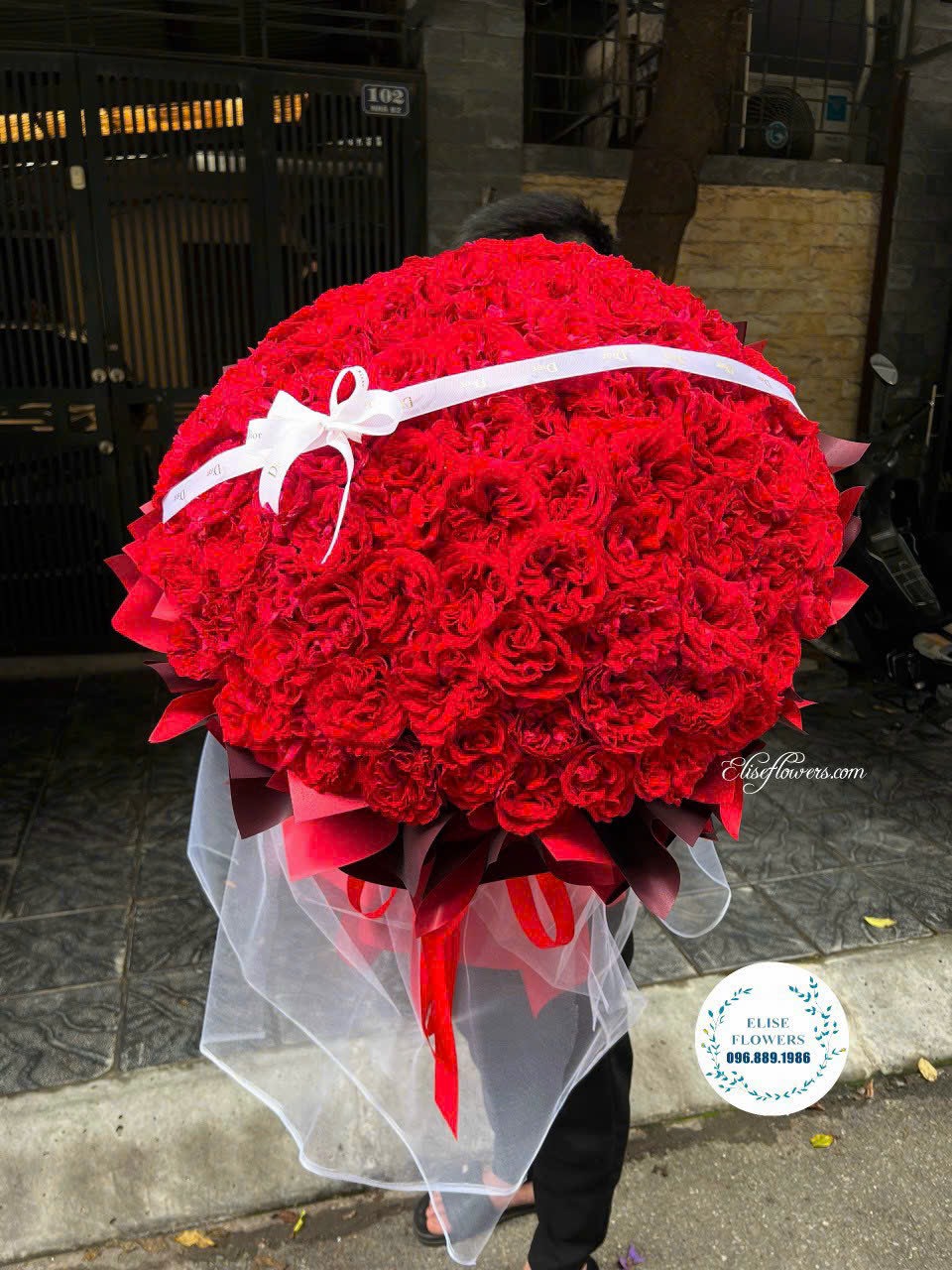 Bo-hoa-hong-do-dep-Bo-hoa-hong-do-tang-ban-gai-o-Hoang-Mai-Ha-Noi