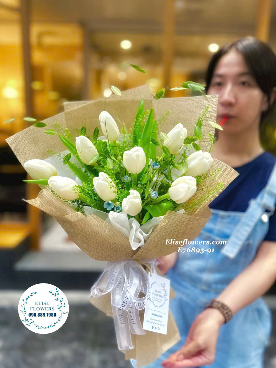 Mua bó hoa Tulip trắng đẹp. Đặt mua bó hoa Tulip trắng ở Hà Nội
