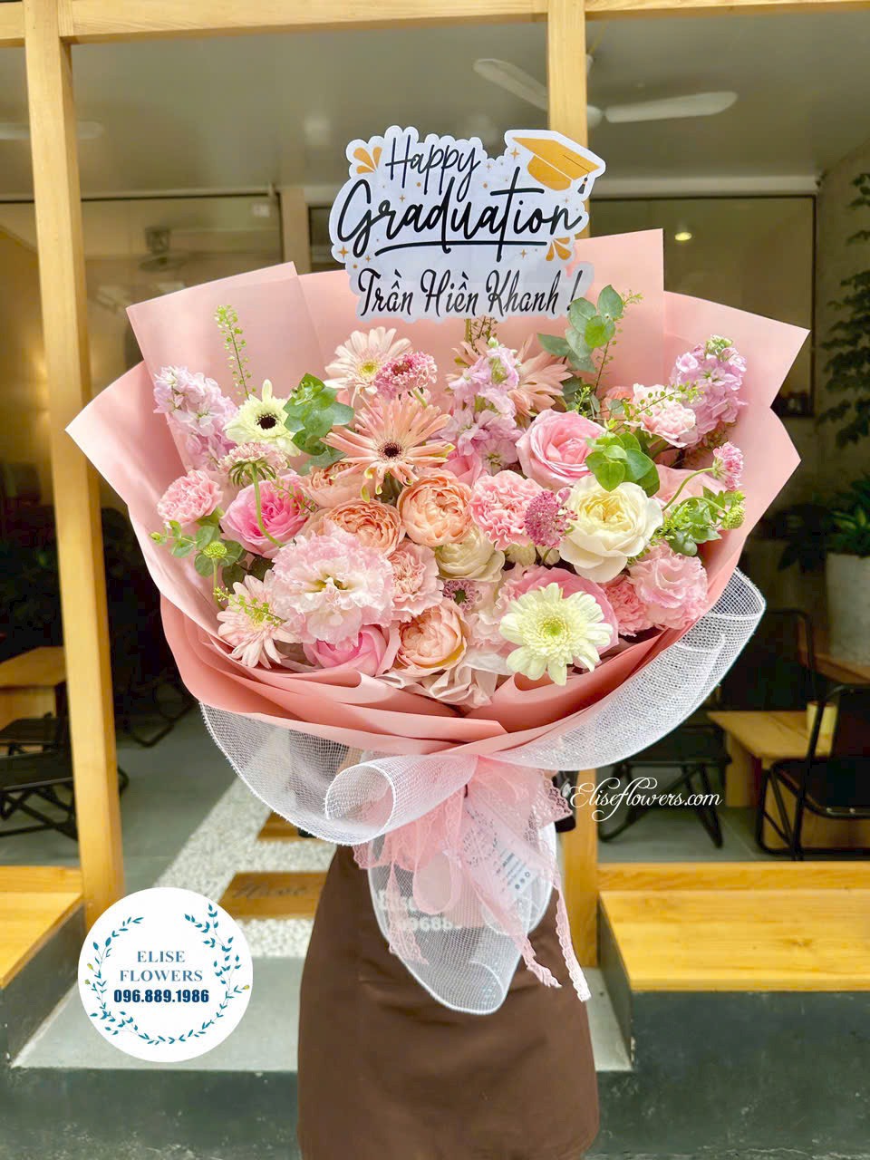Mua bó hoa tặng tốt nghiệp đẹp. Điện hoa chúc mừng tốt nghiệp ở Hà Nội