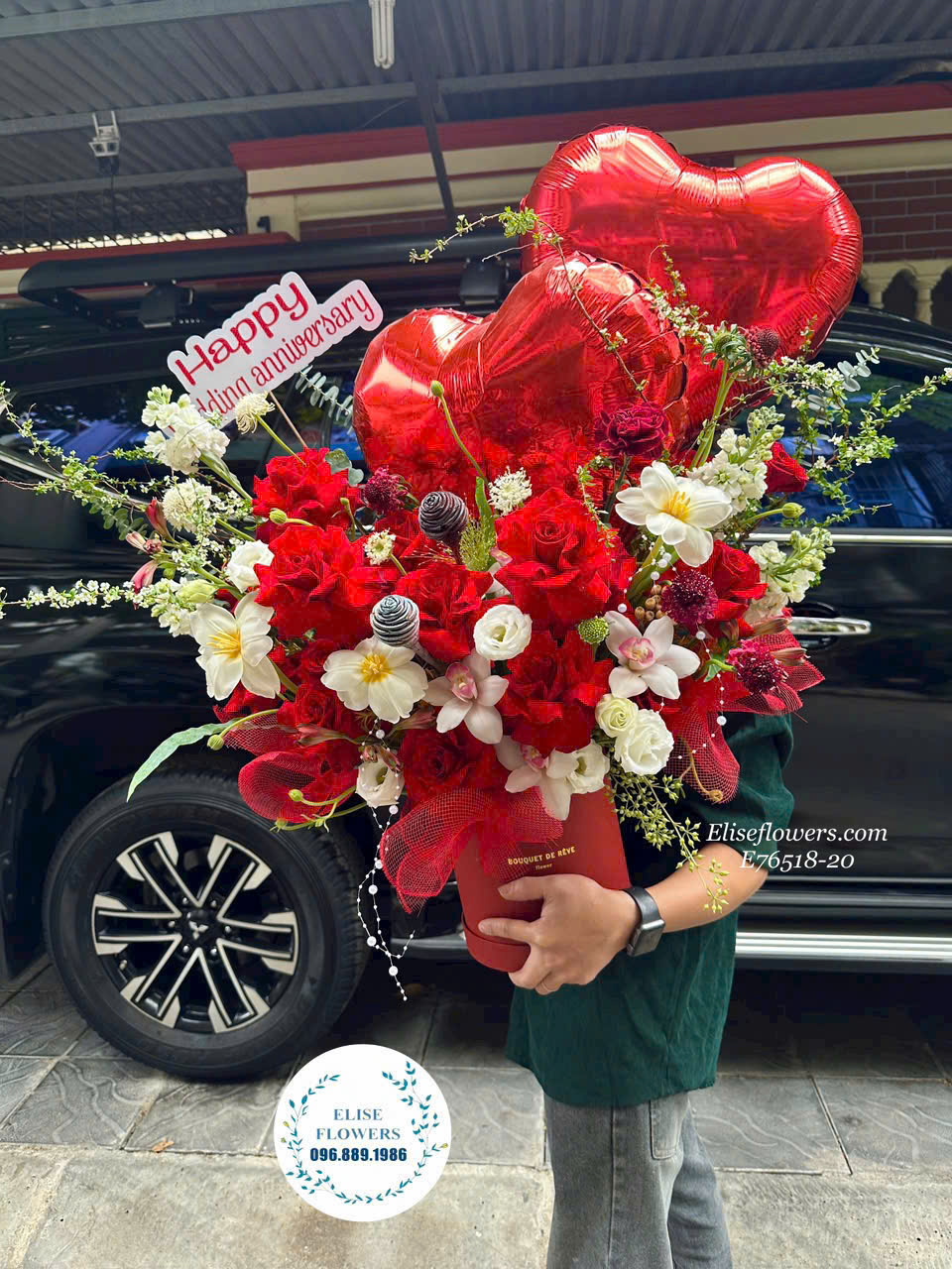 Hộp hoa kỷ niệm ngày cưới màu đỏ. Đặt mua hộp hoa kỷ niệm ngày cưới đẹp ở Hà Nội