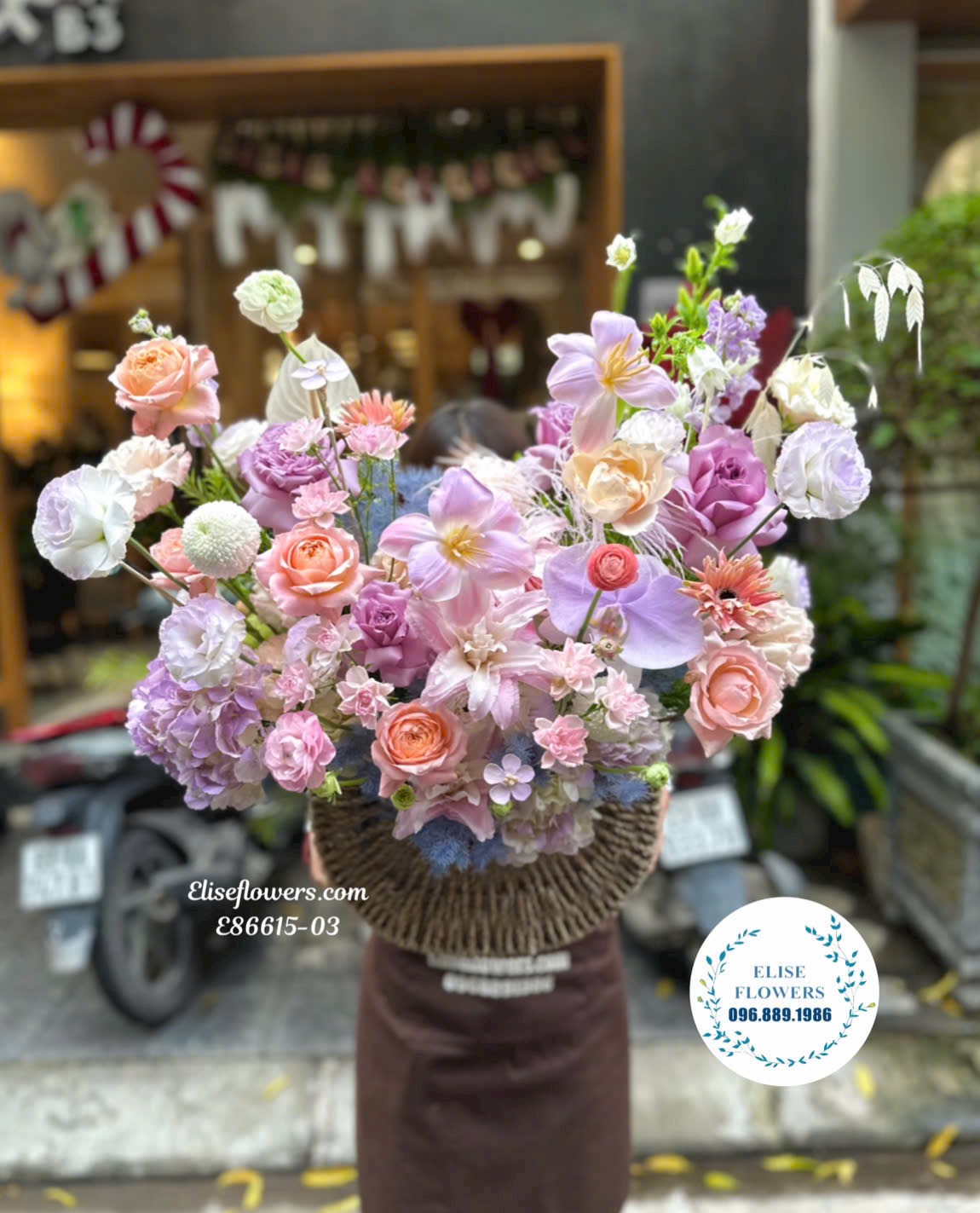 Hoa 20/11 đẹp. Đặt mua lẵng hoa tặng thầy cô. Địa chỉ mua hoa uy tín Hà Nội Eliseflowers