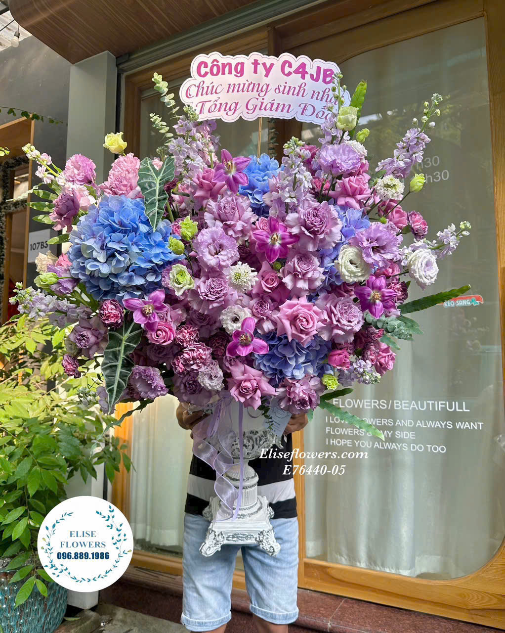 Mua bình hoa tặng sinh nhật sếp nữ. Điện hoa tặng sinh nhật sếp nữ đẹp