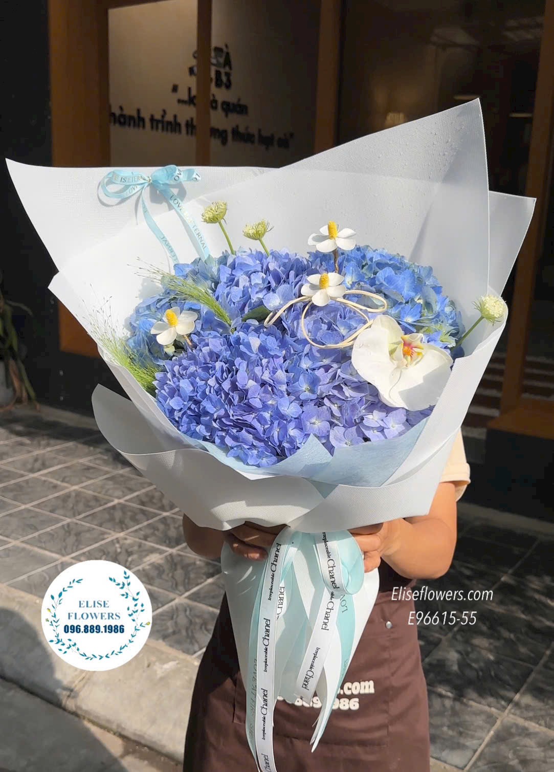 Hoa cẩm tú cầu xanh. Bó cẩm tú cầu tặng nam. Hoa tặng nam ý nghĩa. Điện hoa Eliseflowers