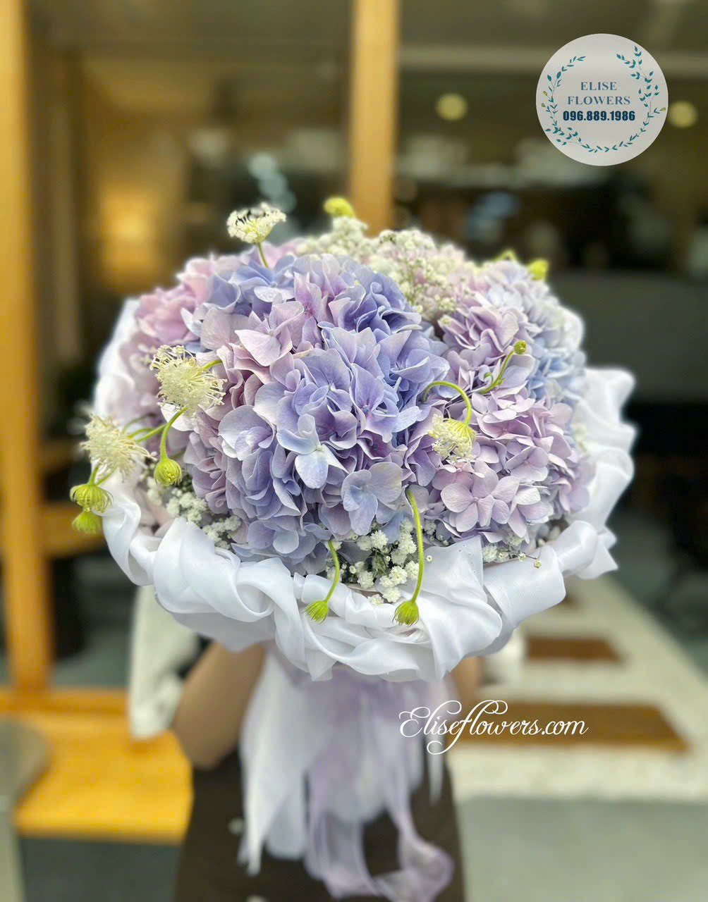 Bo-hoa-cam-tu-cau-tim-tang-ban-gai-Dat-bo-hoa-cam-tu-cau-tim-tang-ban-gai-o-Ha-Noi