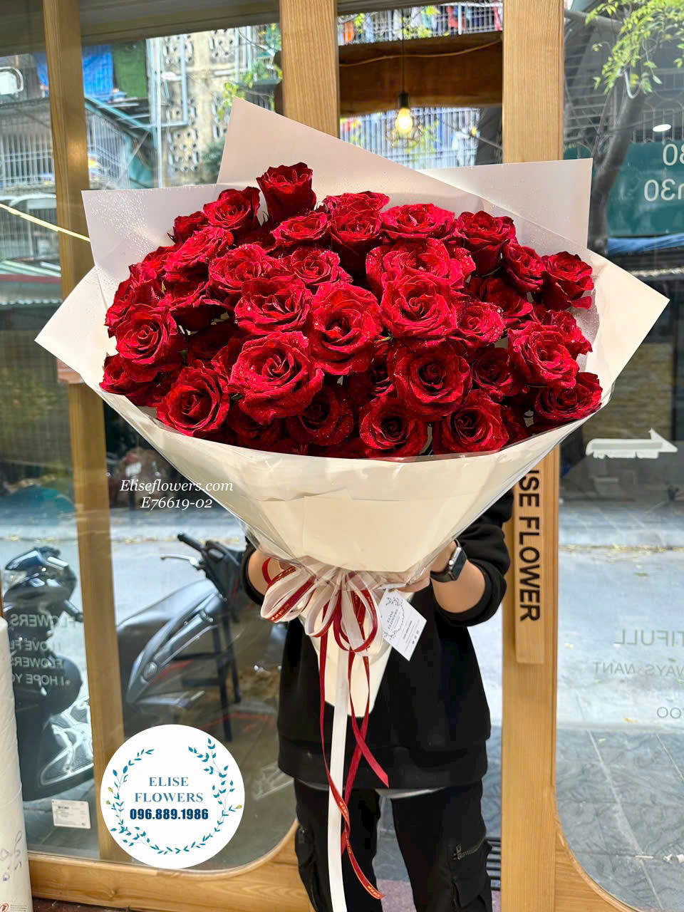 Dịch vụ đặt bó hoa hồng đỏ Online. Giao bó hoa hồng đỏ tận nơi nhanh chóng