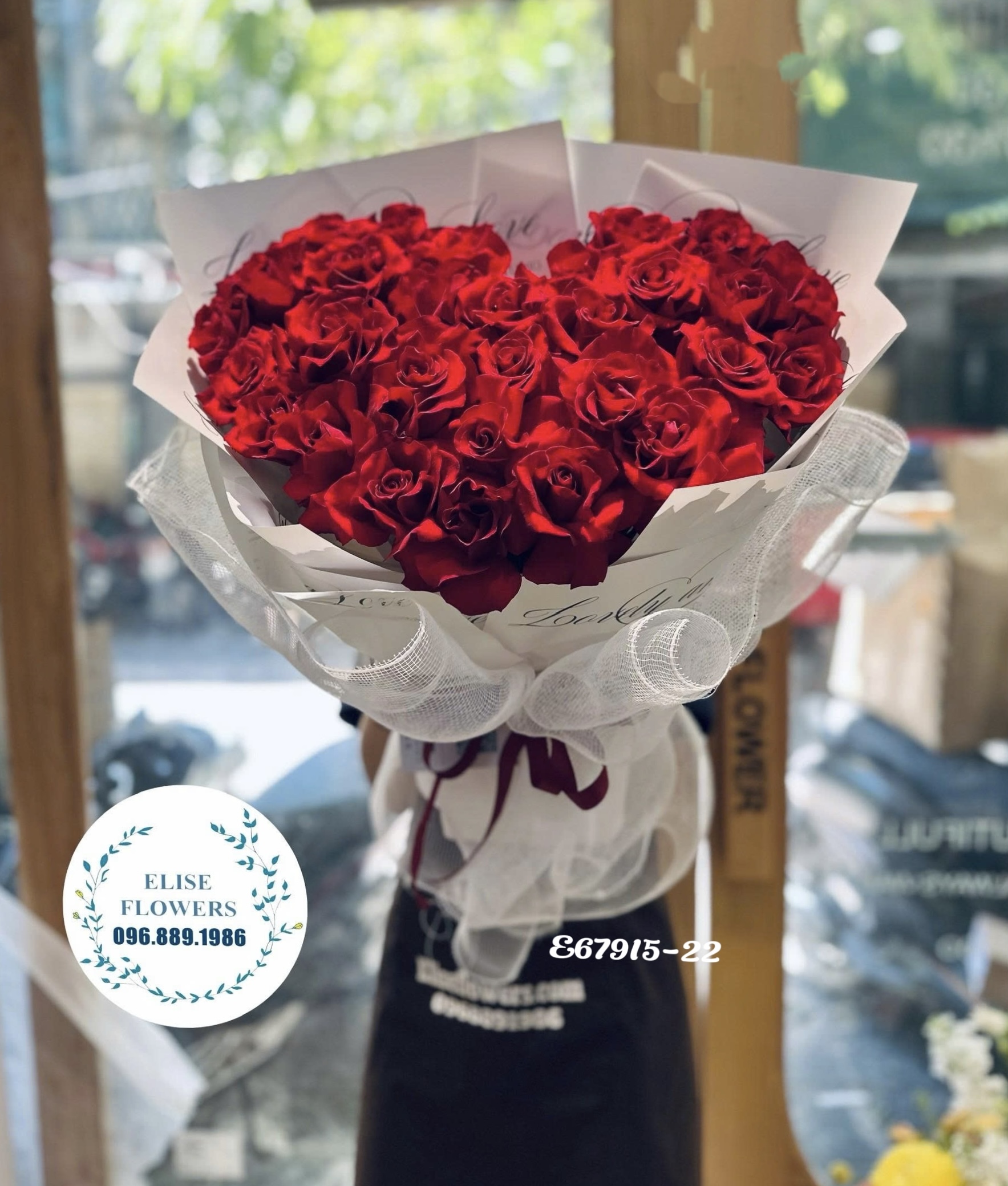 Bó hoa hồng trái tim nhập khẩu. Bó hoa hồng tặng valentine, Hoa ngày lễ tính yêu