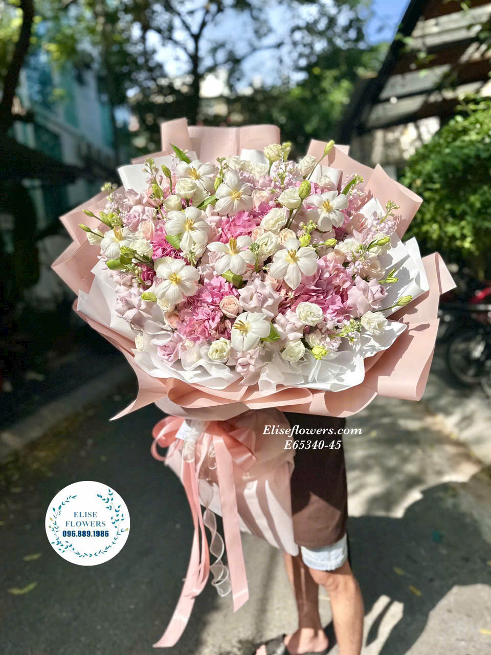 Mua hoa kỷ niệm ngày cưới đẹp. Giao hoa kỷ niệm ngày cưới đẹp