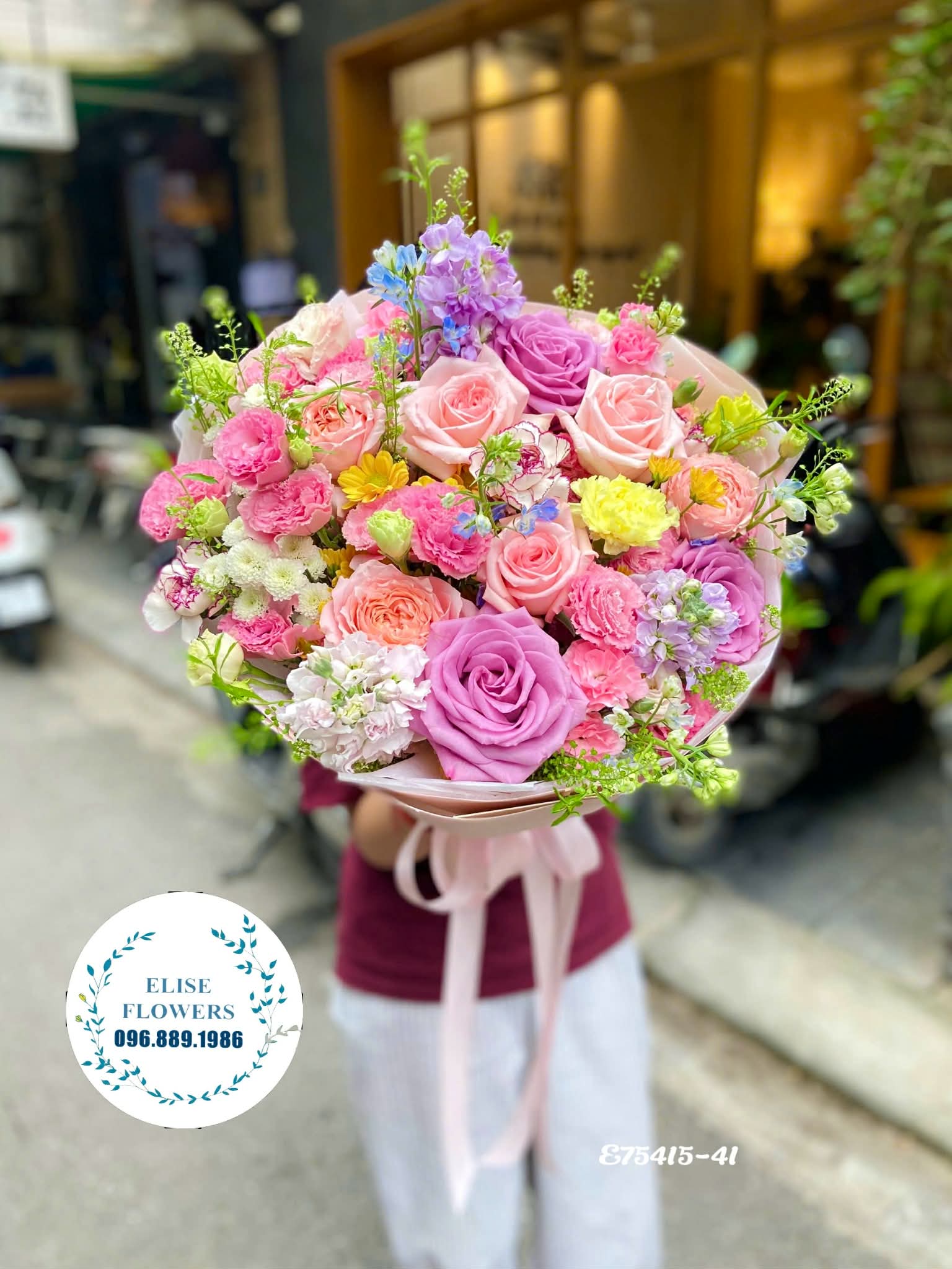 Bó hoa mix màu xinh xắn tặng bạn gái, người yêu tại Hà Nội. Điện hoa Hà Nội Eliseflowers