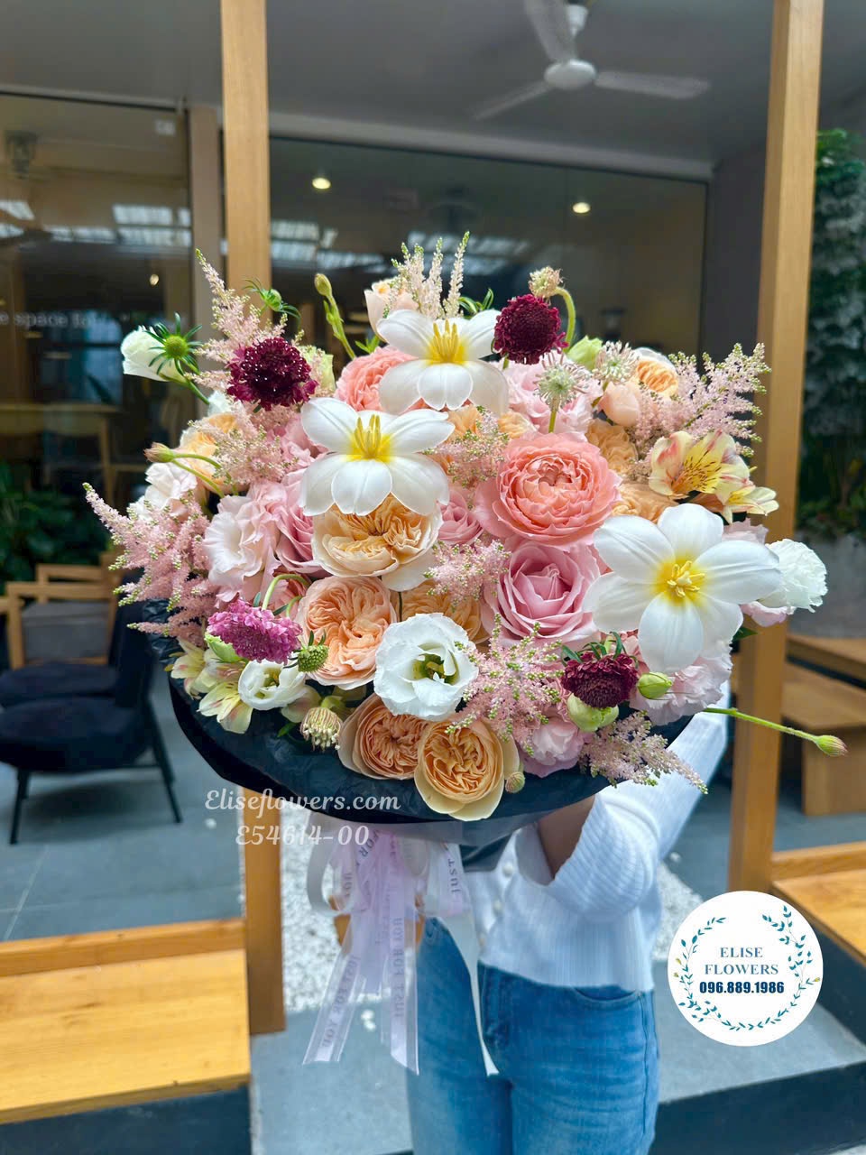 Mua bó hoa kỷ niệm ngày cưới đẹp ở quận Cầu Giấy - Hà Nội. Đặt hoa kỷ niệm ngày cưới