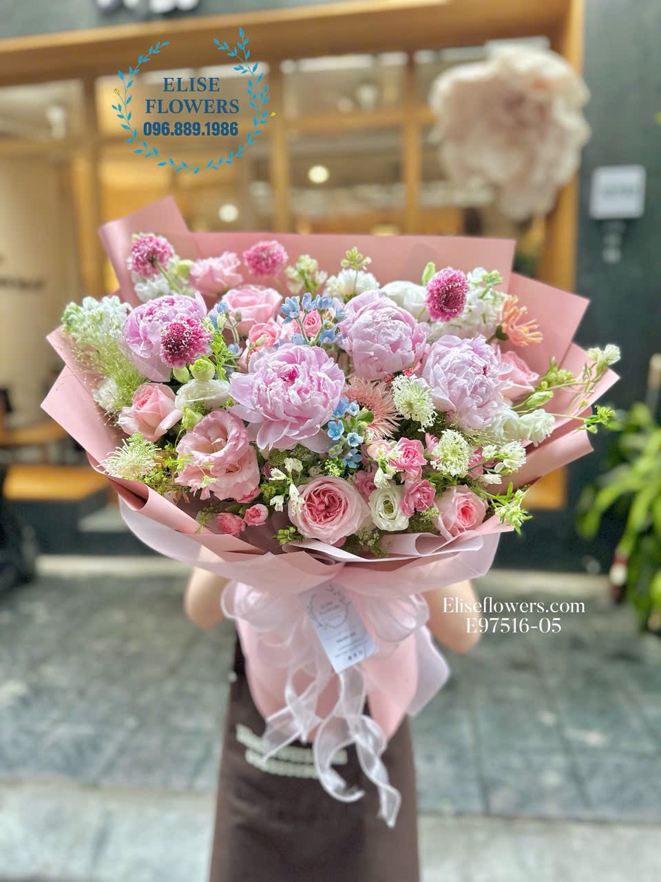 Đặt mua hoa tone hồng tinh tế tặng sinh nhật chị gái yêu. Dịch vụ giao hoa tận nơi, nhanh chóng