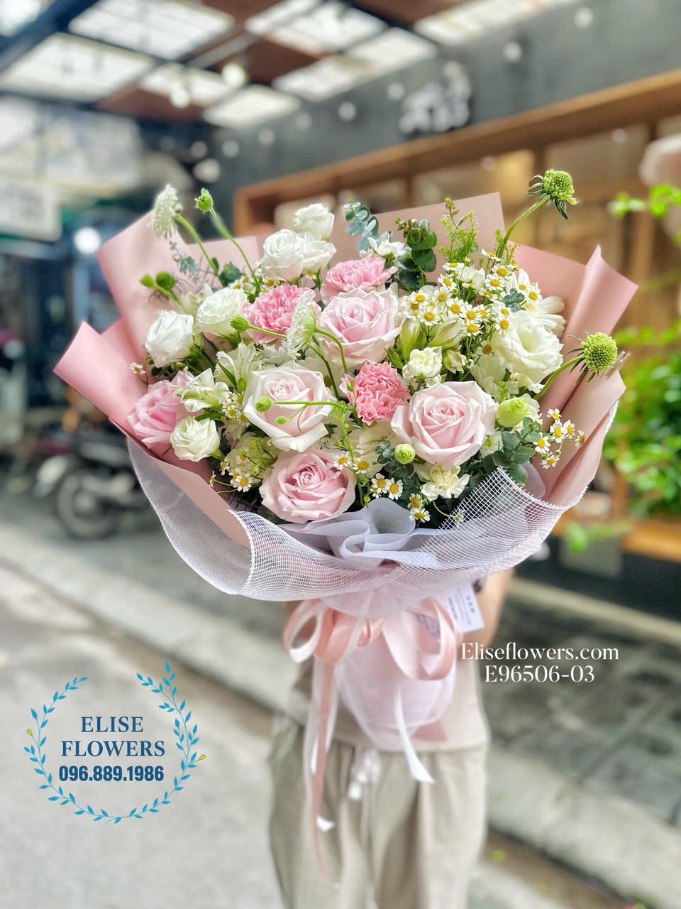 Đặt mua Online hoa tốt nghiệp tone hồng ngọt ngào ở Hà Đông. Shop hoa tươi Eliseflowers