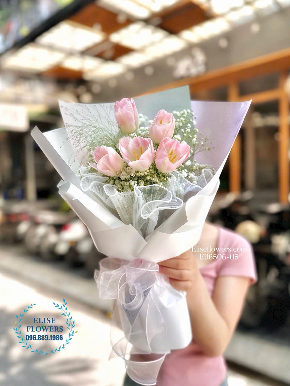 Bó hoa Tulip hồng  5 bông ngọt ngào tặng bạn gái, người yêu ở Ba Đình