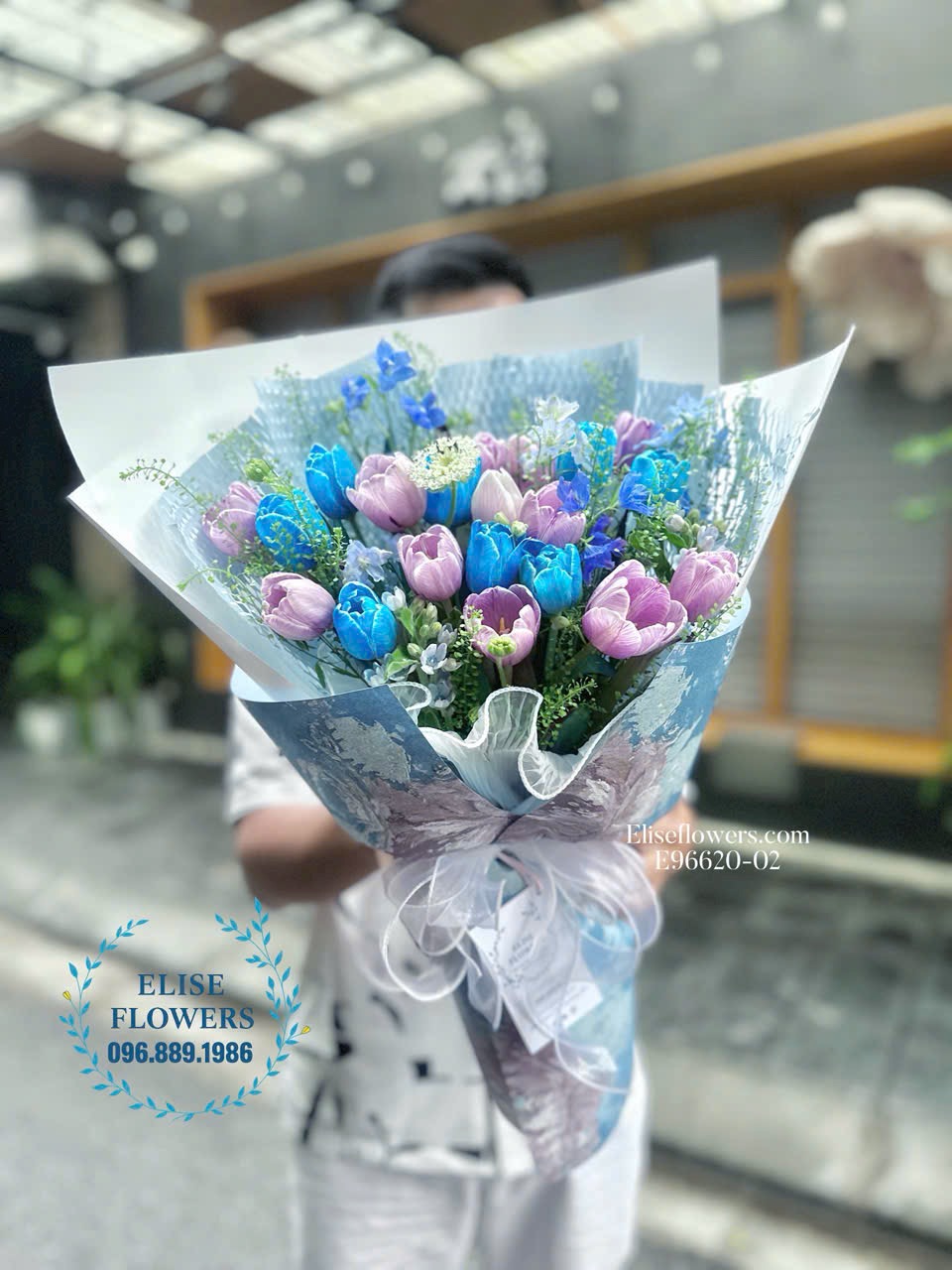 Đặt mua Online bó hoa Tulip sang trọng, tinh tế tại Hà Nội. 