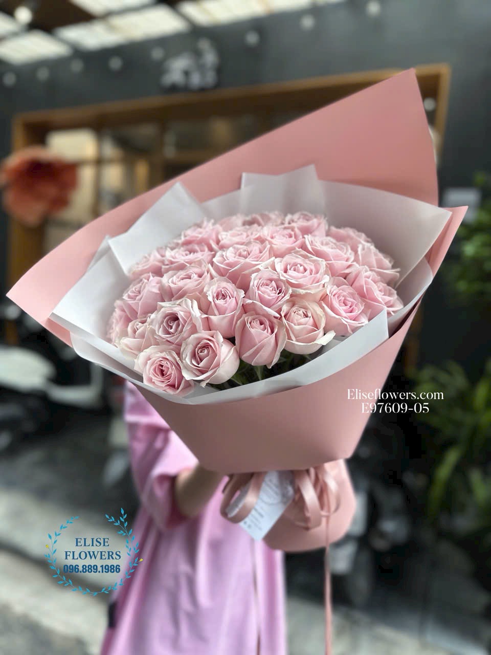 Đặt mua Online bó hoa hồng kem nhẹ nhàng, ngọt ngào xin lỗi người yêu. Shop hoa tươi Eliseflowers
