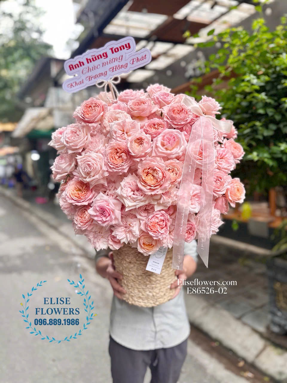 Đặt mua Online lẵng hoa hồng Ohara mix hồng Juliets sang trọng, nhẹ nhàng.