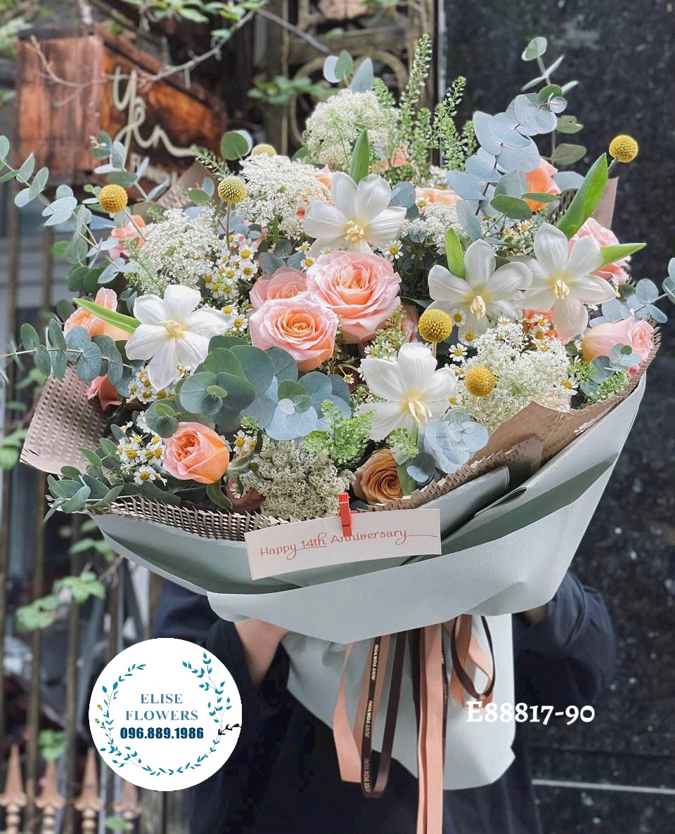 Bó hoa tặng nam. Bó hoa tone xanh thanh lịch. Hoa tặng nam giới giá ưu đãi. Hoa tươi Hà Nội