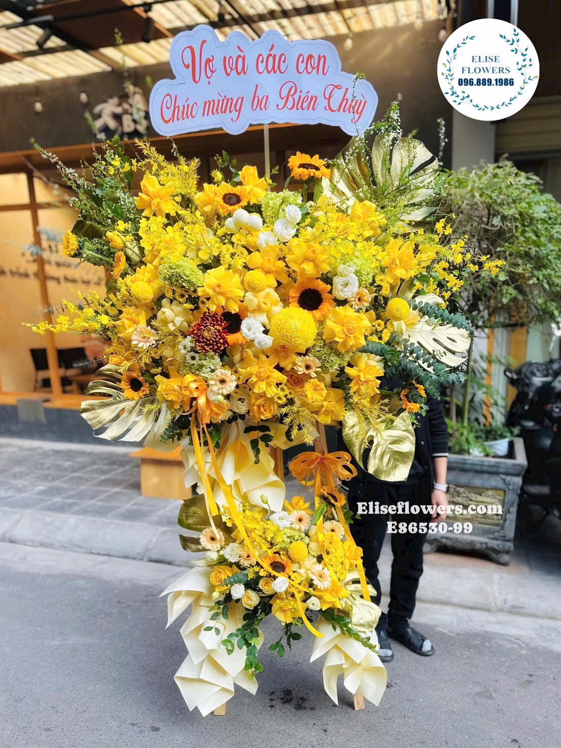 Hoa chúc mừng tone vàng. Kệ hoa chúc mừng đẹp. Hoa khai trương cao cấp. Eliseflowers