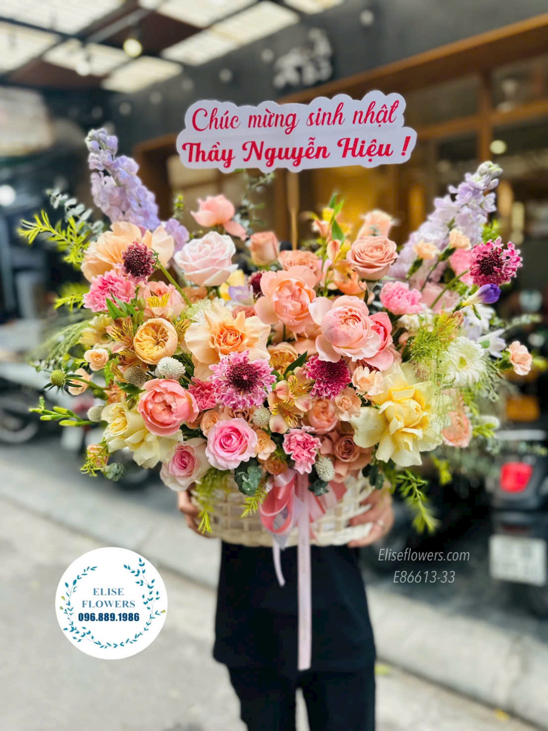 Lẵng hoa chúc mừng. Hoa tặng sếp, khách hàng, sếp. Điện hoa Hà Nội Eliseflowers