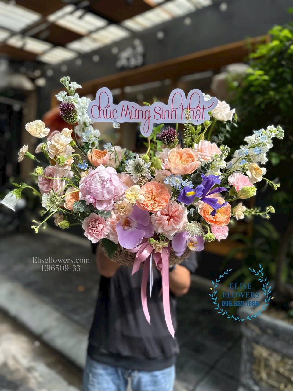 Đặt mua lẵng hoa nhập khẩu chúc mừng sinh nhật tại Hoàng Mai, Hà Nội. Dịch vụ giao hoa tận nơi, nhanh chóng