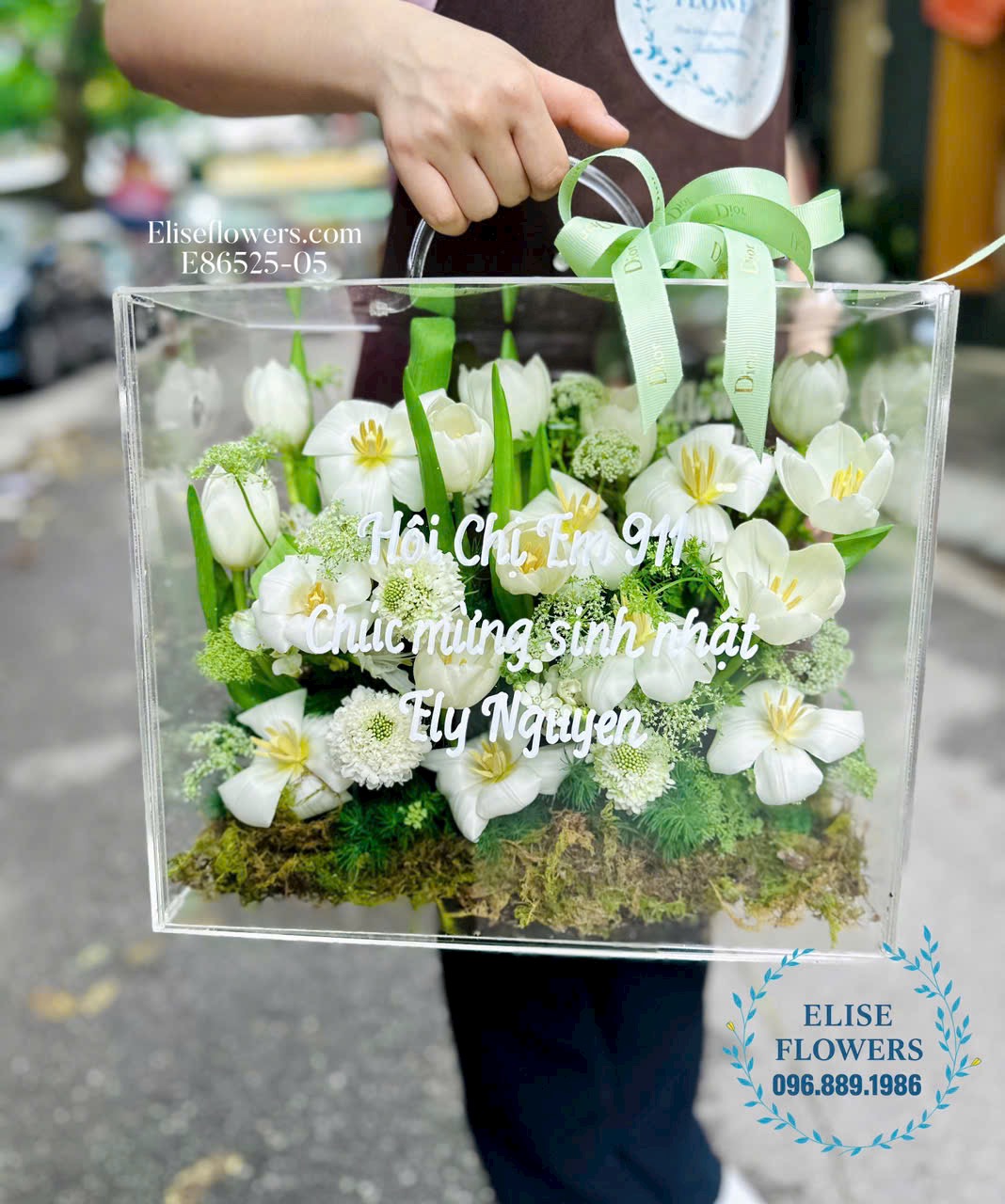Đặt mua hộp hoa Tulip sinh nhật tại Đống Đa. Dịch vụ ship hoa nhanh chóng chỉ từ 1-2h.