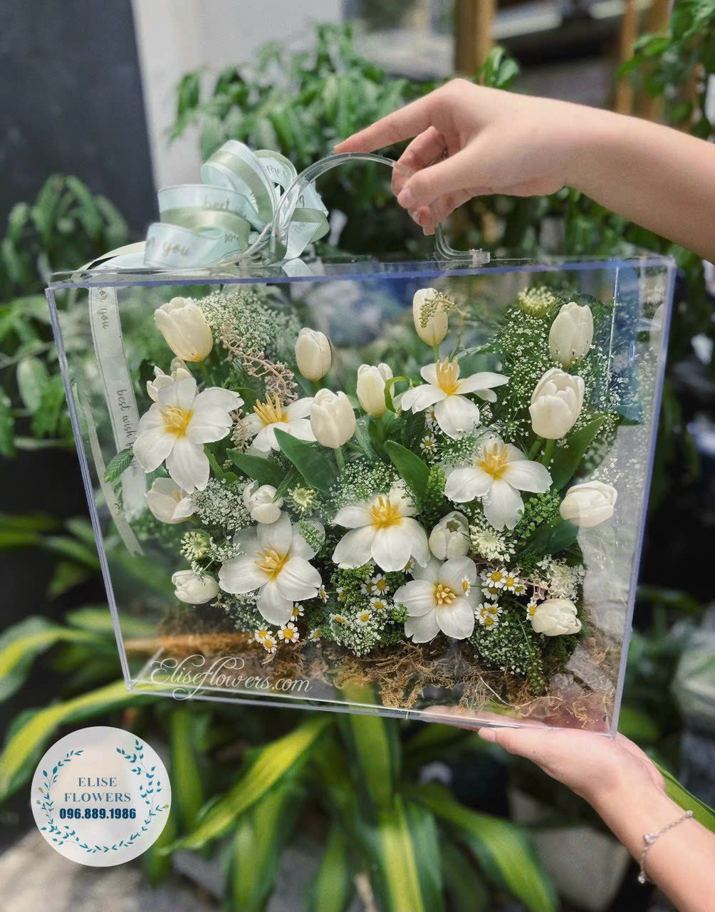 Vali-hoa-Tulip-tang-sinh-nhat-đep-o-Ha-Noi-Dat-mua-Vali-hoa-Tulip-dep-tai-quan-Cau-Giay-Ha-Noi