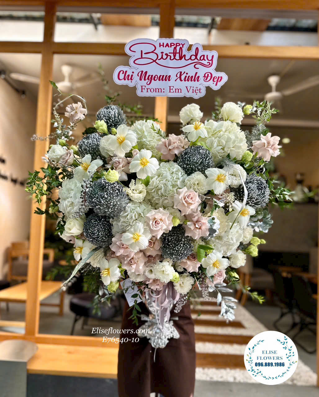 Mua bình hoa sinh nhật cao cấp tại Hà Nội. Đặt bình hoa sinh nhật ở Hà Nội