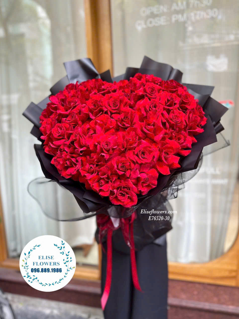 Mẫu bó hoa hồng đỏ đẹp tại HÀ NỘI. Dịch vụ đặt hoa hồng đỏ đẹp ở Hà Nội