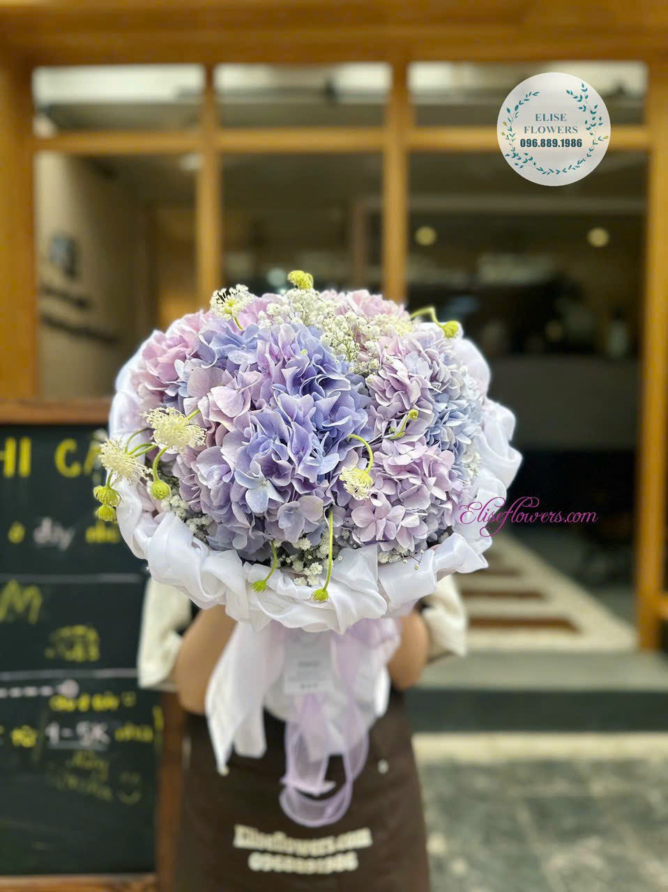 Bo-hoa-cam-tu-cau-tim-dep-Dat-mua-bo-hoa-cam-tu-cau-tang-ban-gai-o-Ha-Noi