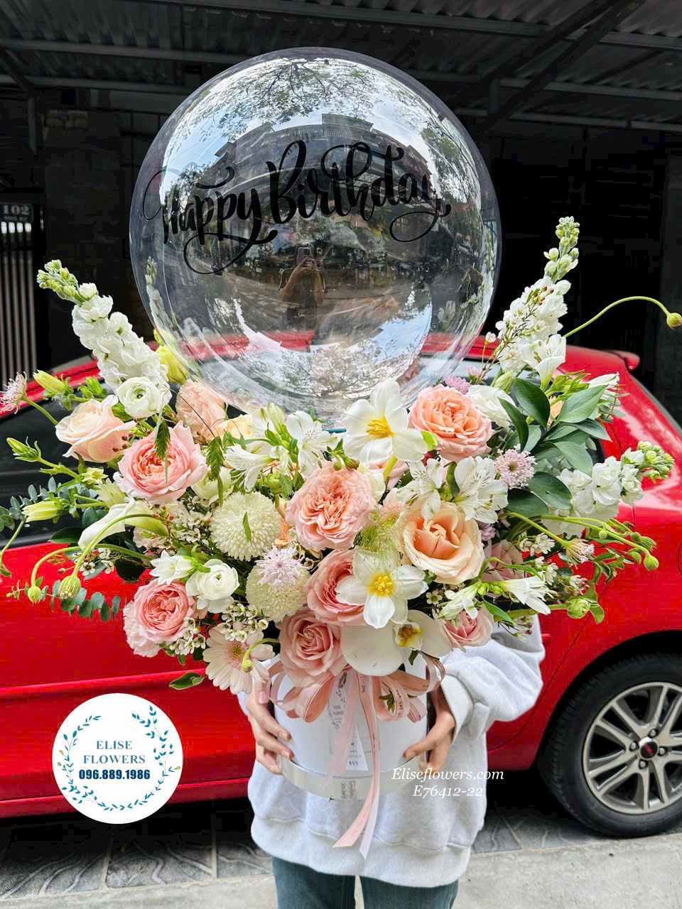 Đặt hộp hoa bóng bay tặng sinh nhật tại Hà Nội. Dịch vụ đặt hoa sinh nhật online