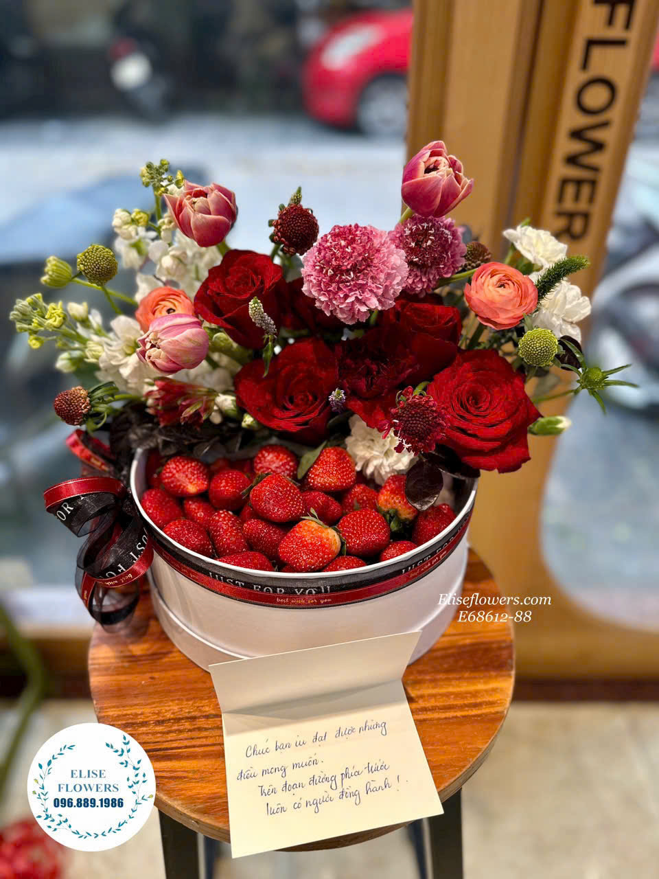 Mua hộp hoa quả nhập khẩu tặng sếp đẹp. Dịch vụ đặt hoa quả nhập khẩu ONLINE