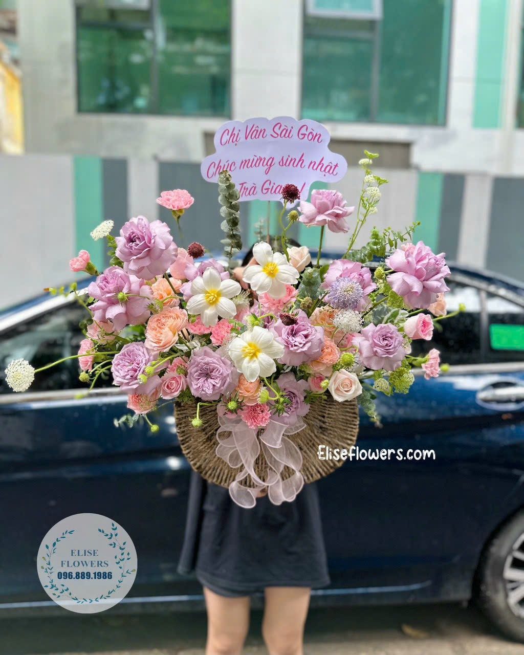 Giỏ hoa tươi nhập khẩu tại quận Ba Đình - Hà Nội. Địa chỉ đặt hoa sinh nhật uy tín tại Hà Nội