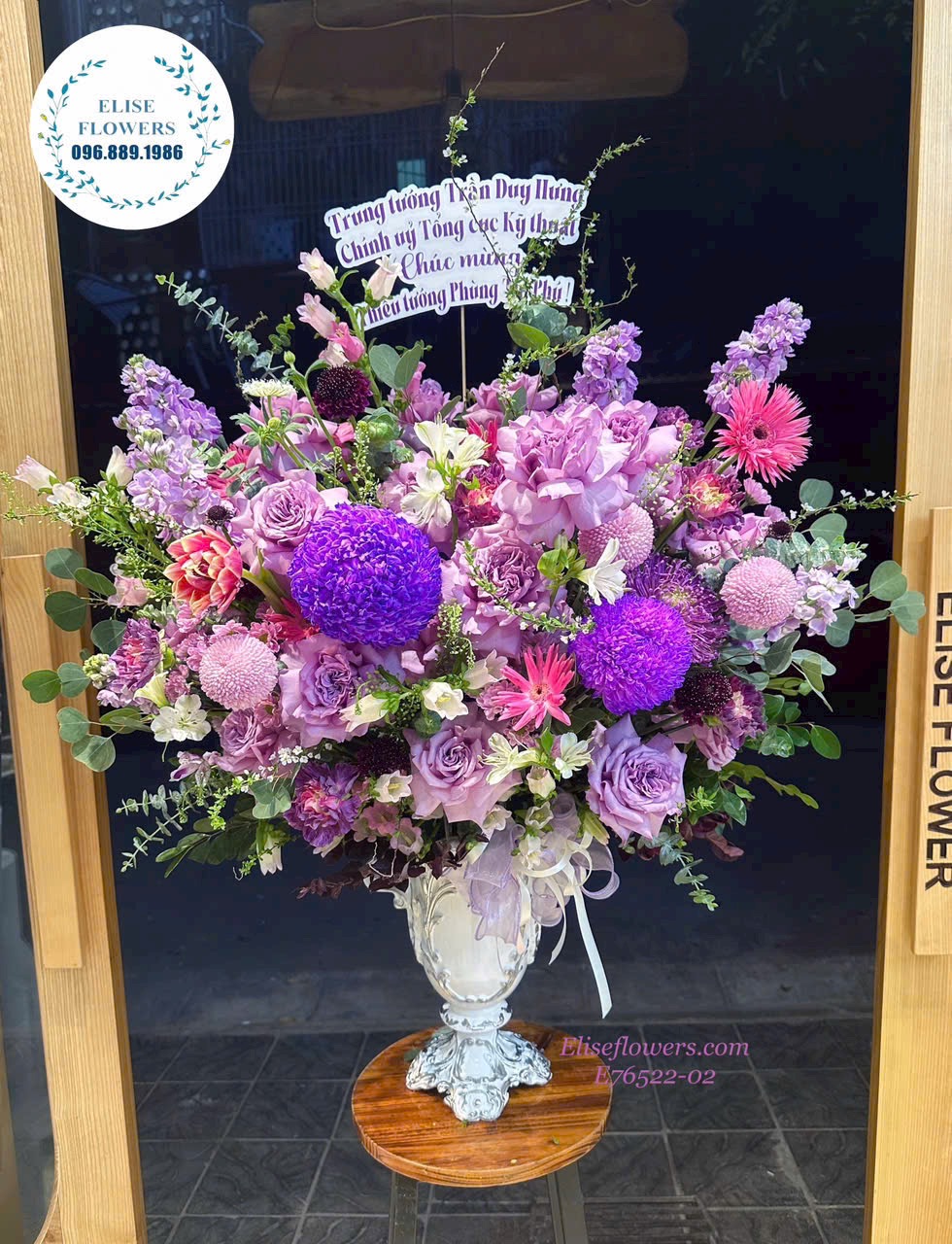 Hoa khai trương Hà Nội. Bình hoa chúc mừng khai trương tone tím đẹp. ý nghĩa