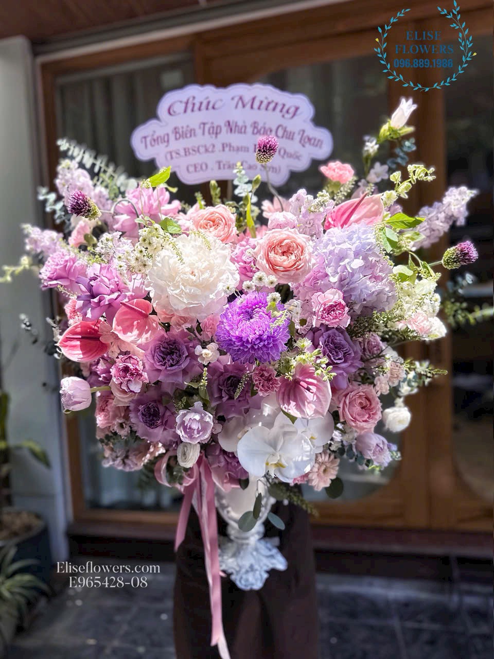Bình hoa chúc mừng tone tím sang tọng quý phái ở Cầu Giấy. Shop hoa Hà Nội Eliseflowers