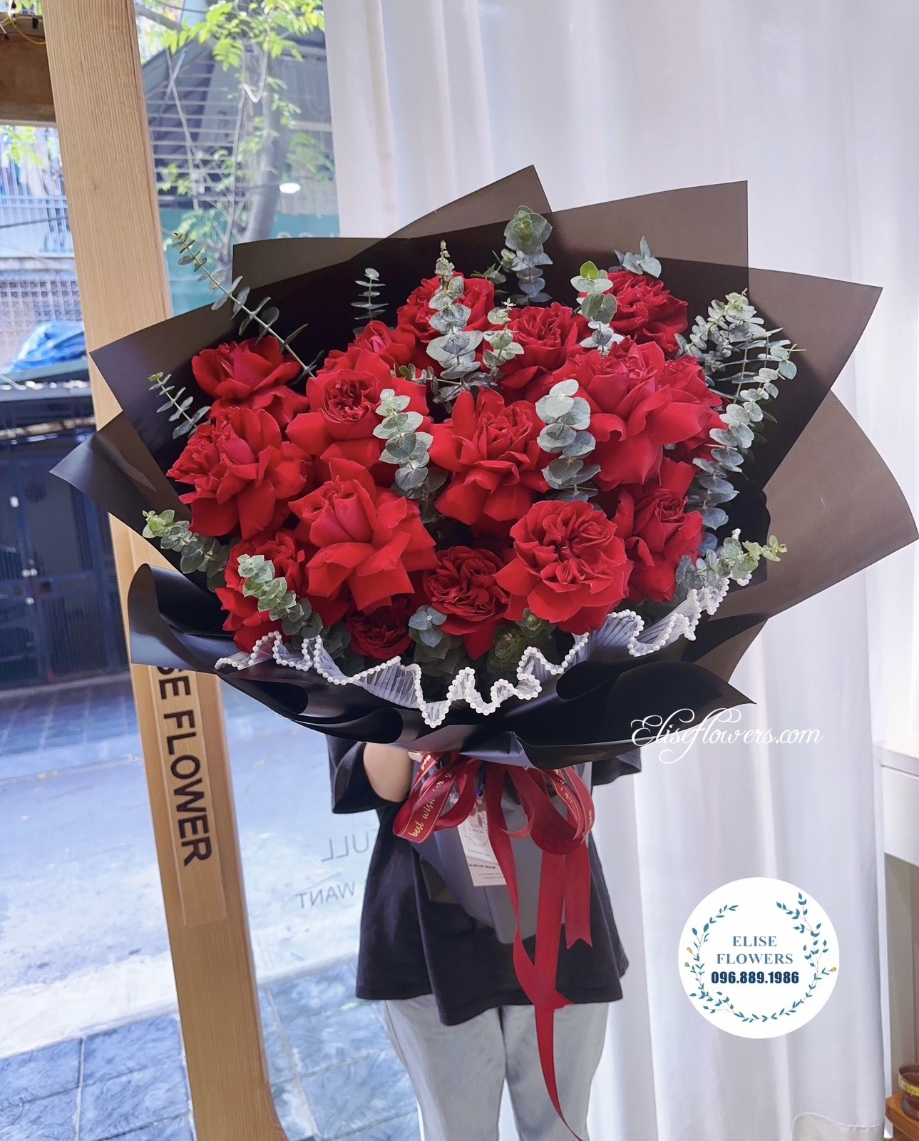 Hoa hồng đỏ Hai Bà Trưng. Bó hoa hồng đỏ Hai Bà Trưng. Đặt hoa hồng đở quận Hai Bà Trưng