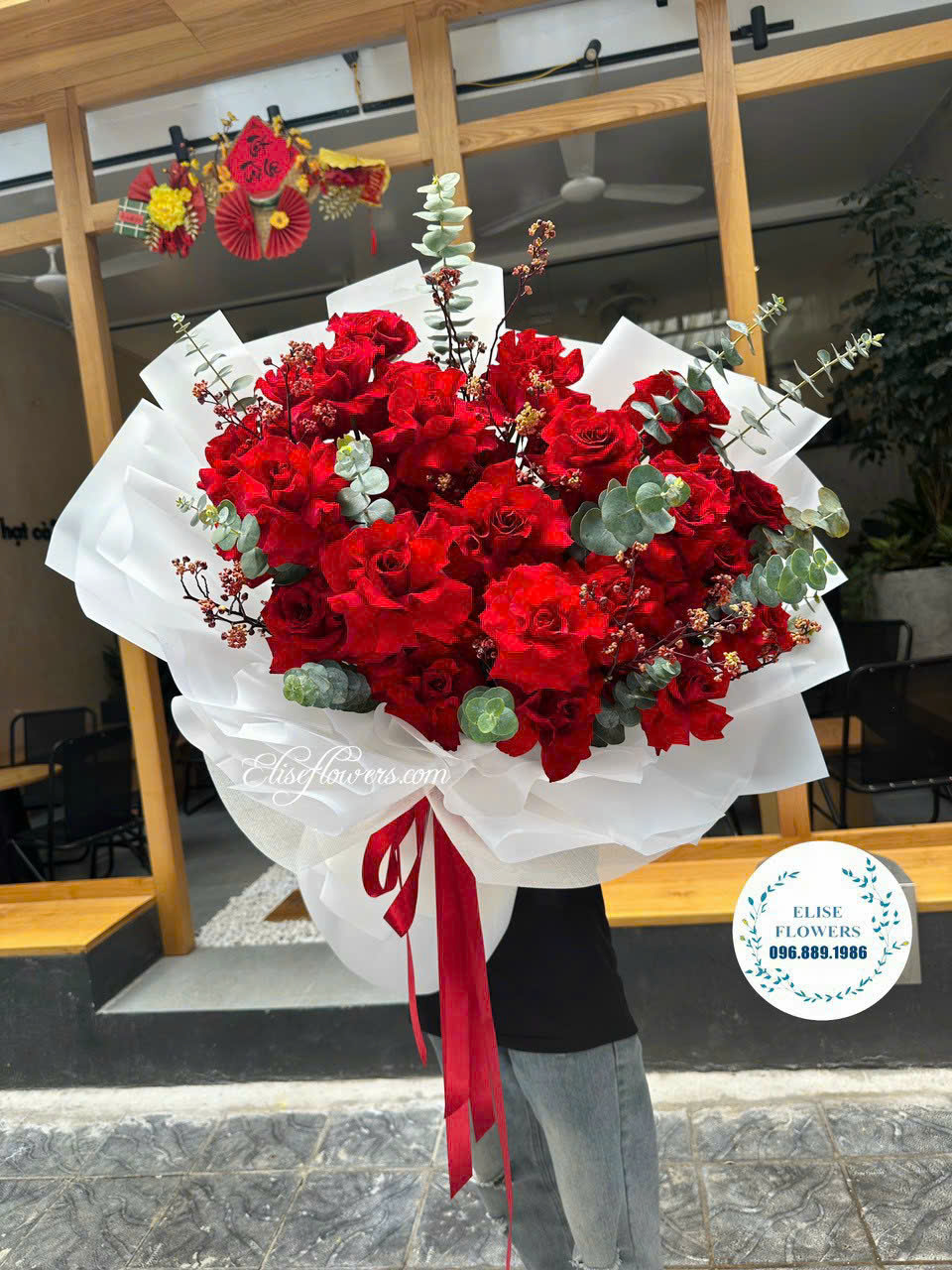 Điện hoa hồng đỏ đẹp. Giao hoa hồng đỏ tặng bạn gái