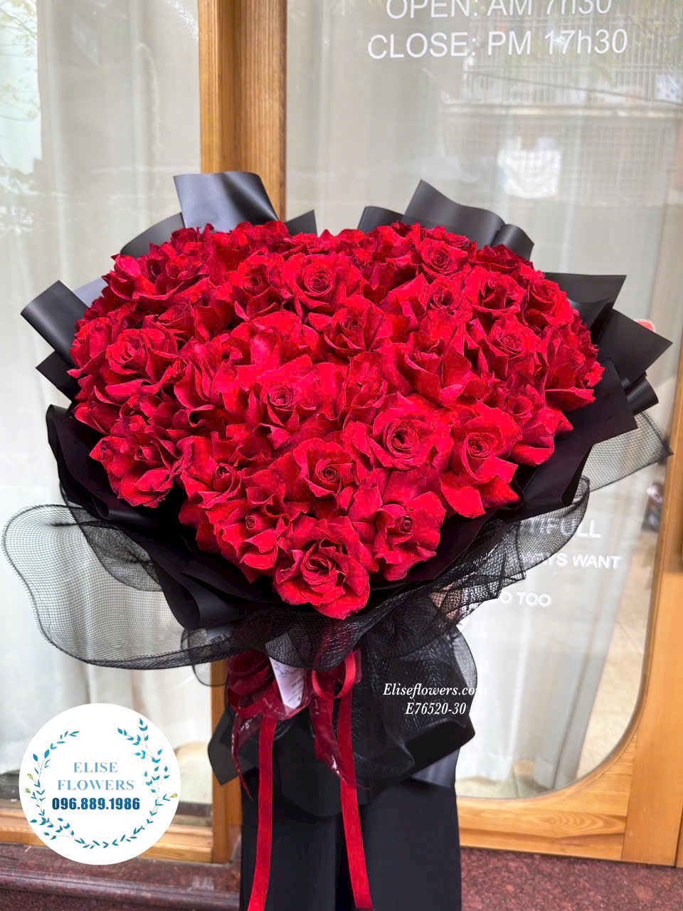 Mua bó hoa hồng đỏ hình trái tim cao cấp. Điện bó hoa hồng đỏ hình trái tim đẹp