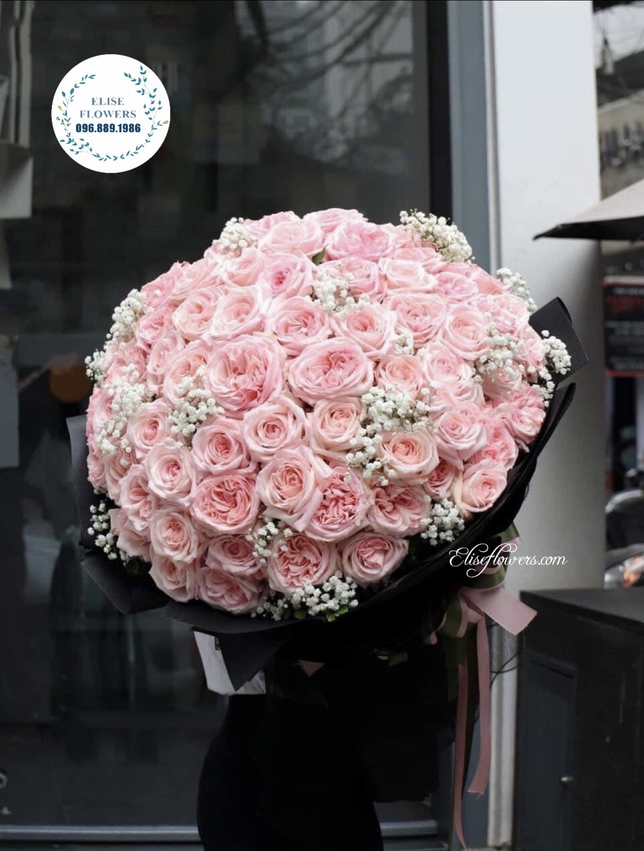 Bó hoa hồng nhập khẩu 99 bông ở Hà Nội. Đặt bó hoa hồng nhập khẩu  99 bông ở Hà Nội. Địa chỉ bán bó hoa hồng nhập khẩu 99 bông đẹp