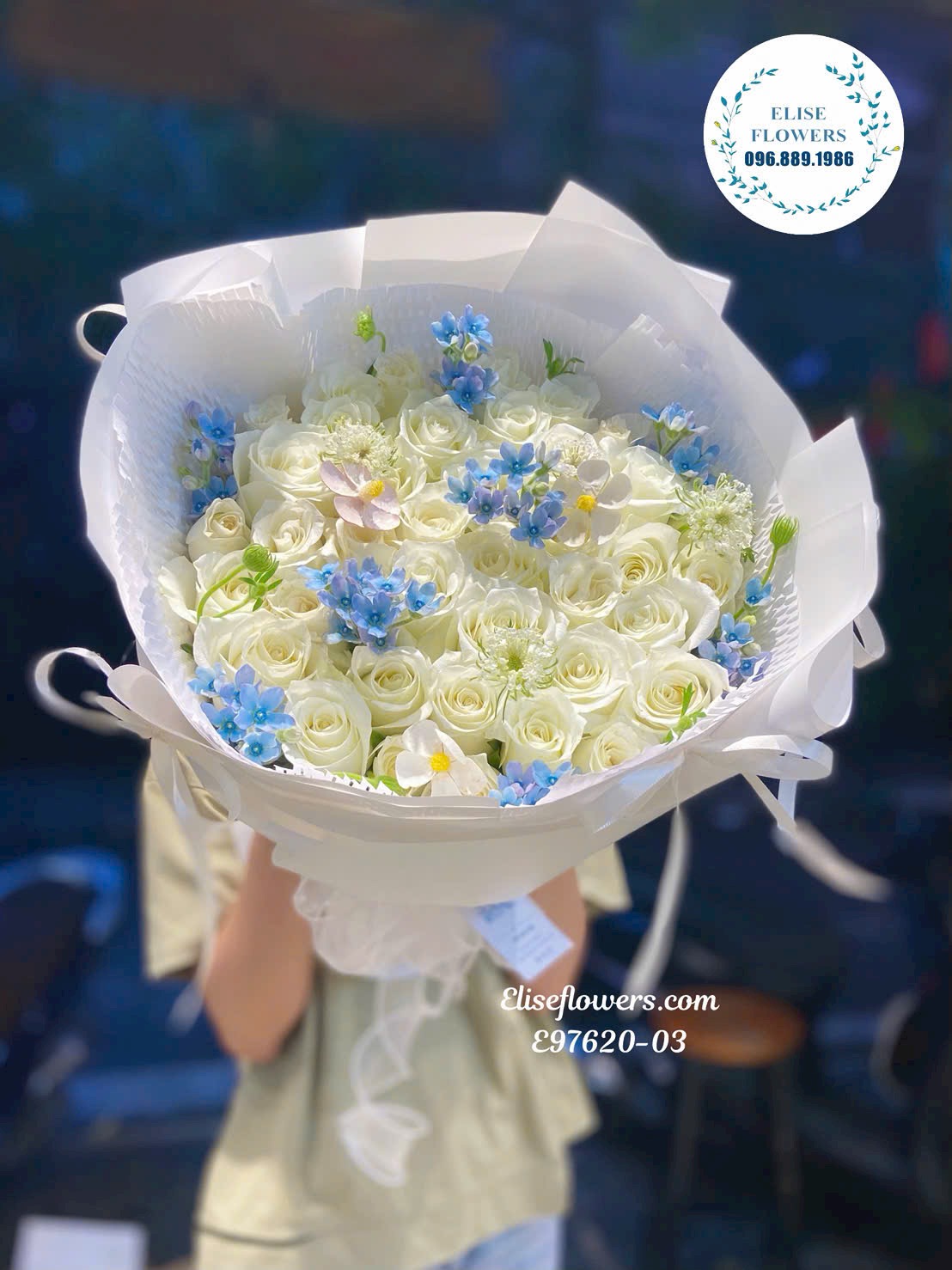 Mua bó hoa hồng trắng nhập khẩu tặng bạn gái, vợ yêu, bạn bè,...