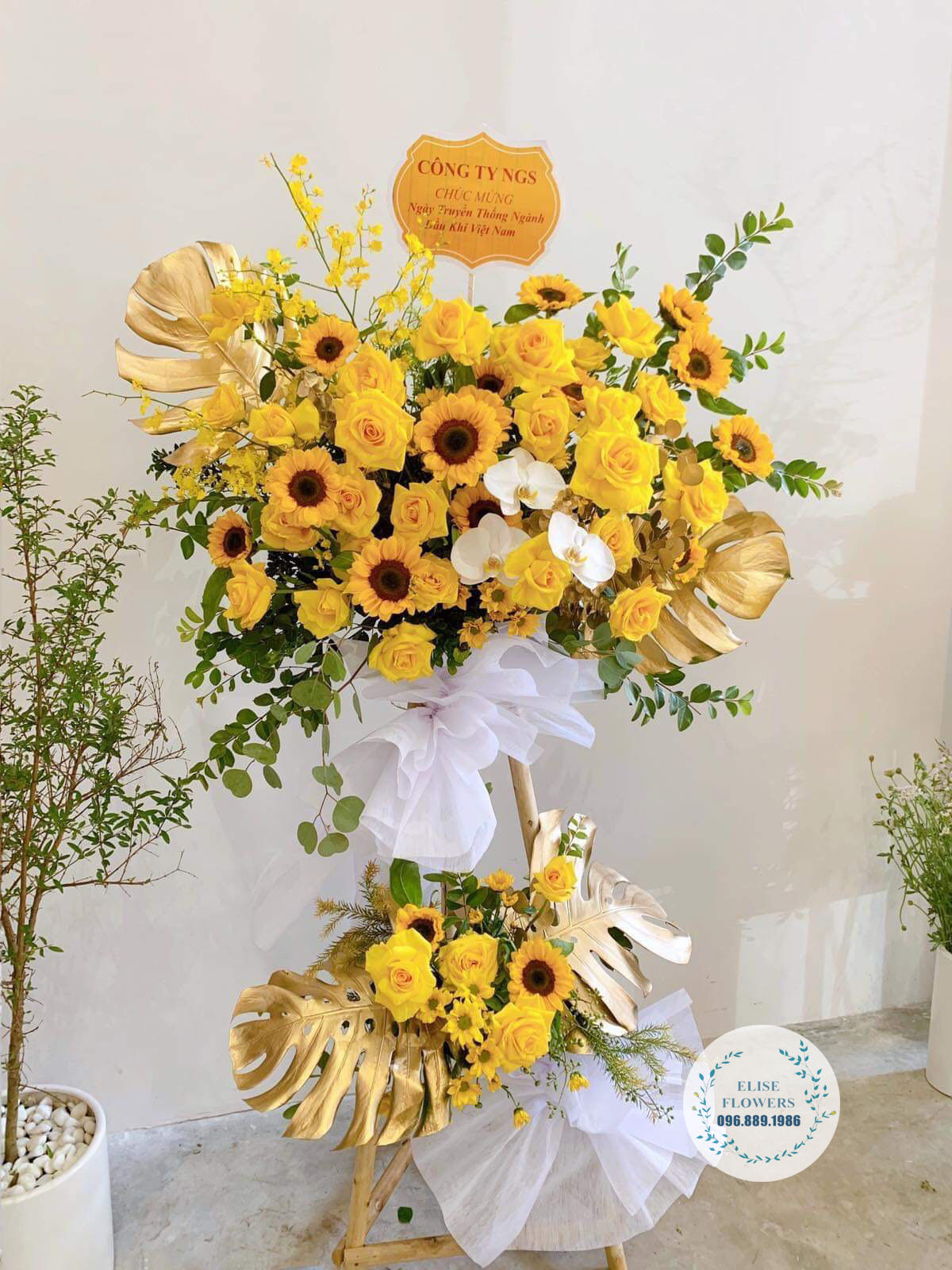 Hoa khai trương quận Cầu Giấy - Mua hoa khai trương quận Cầu Giấy - Lẵng Hoa 2 tầng quận cầu giấy