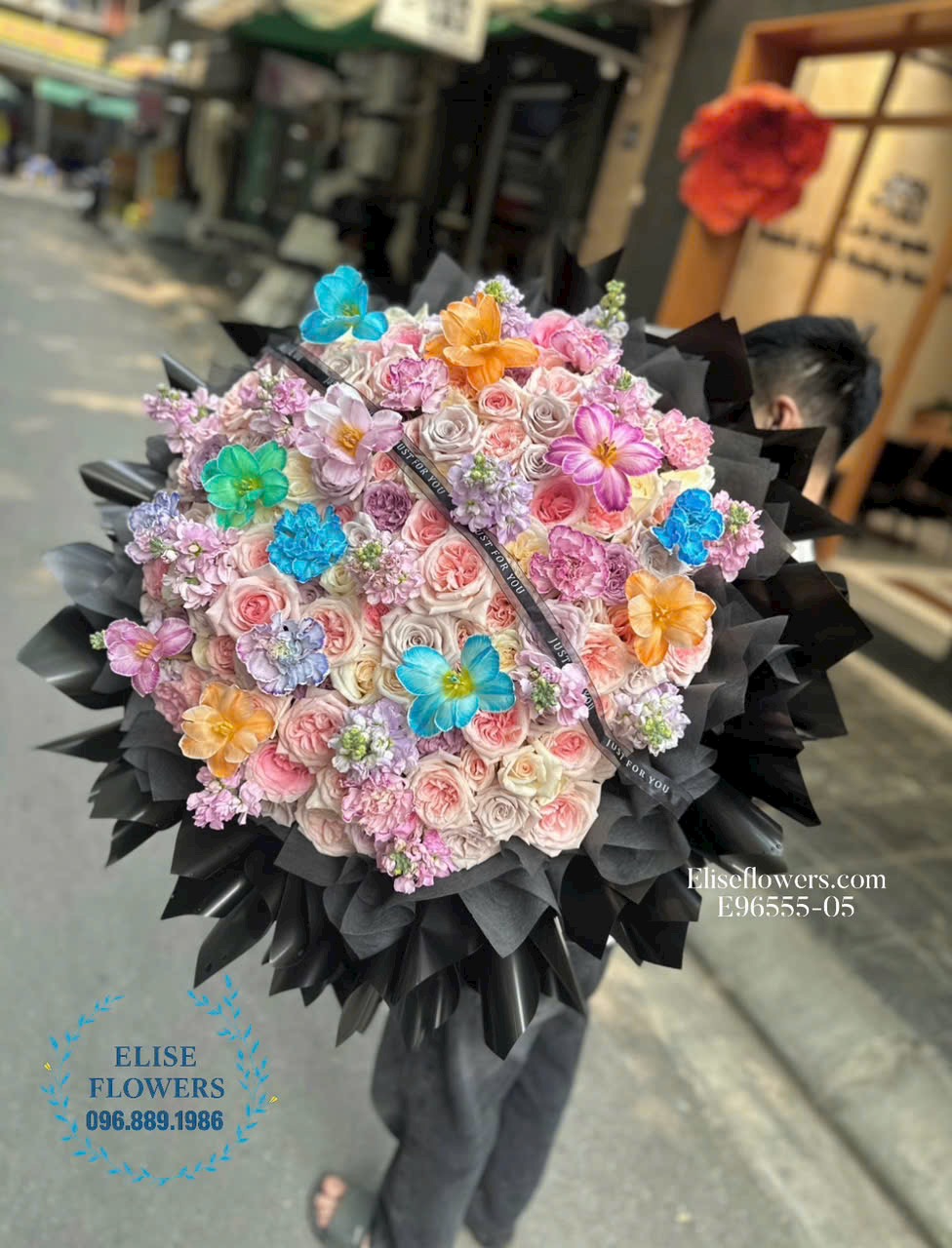 Bó hoa siêu to khổng lồ đẹp tặng bạn gái, người yêu ở Hà Nội. Shop hoa tươi Eliseflowers