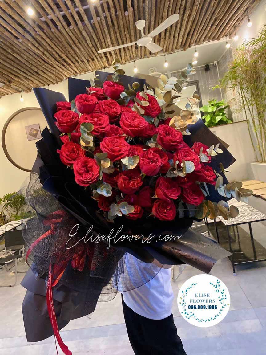 Bó hoa hồng đỏ tình yêu siêu to khổng lồ | Bó hoa kỷ niệm ngày cưới đẹp ở Hà Nội