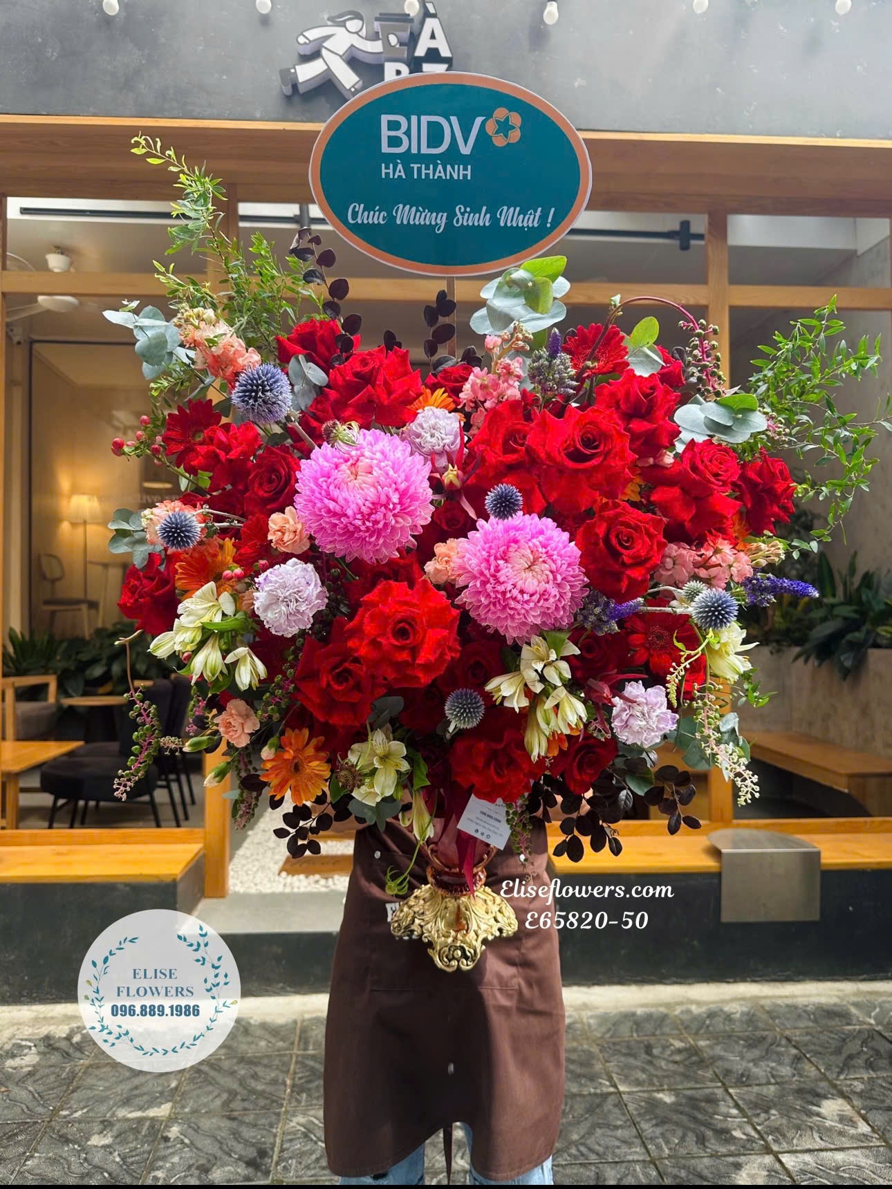 Hoa kỷ niệm ngày cưới. Bình hoa kỷ niệm ngày cưới ở Hà Nội. Elise Flowers