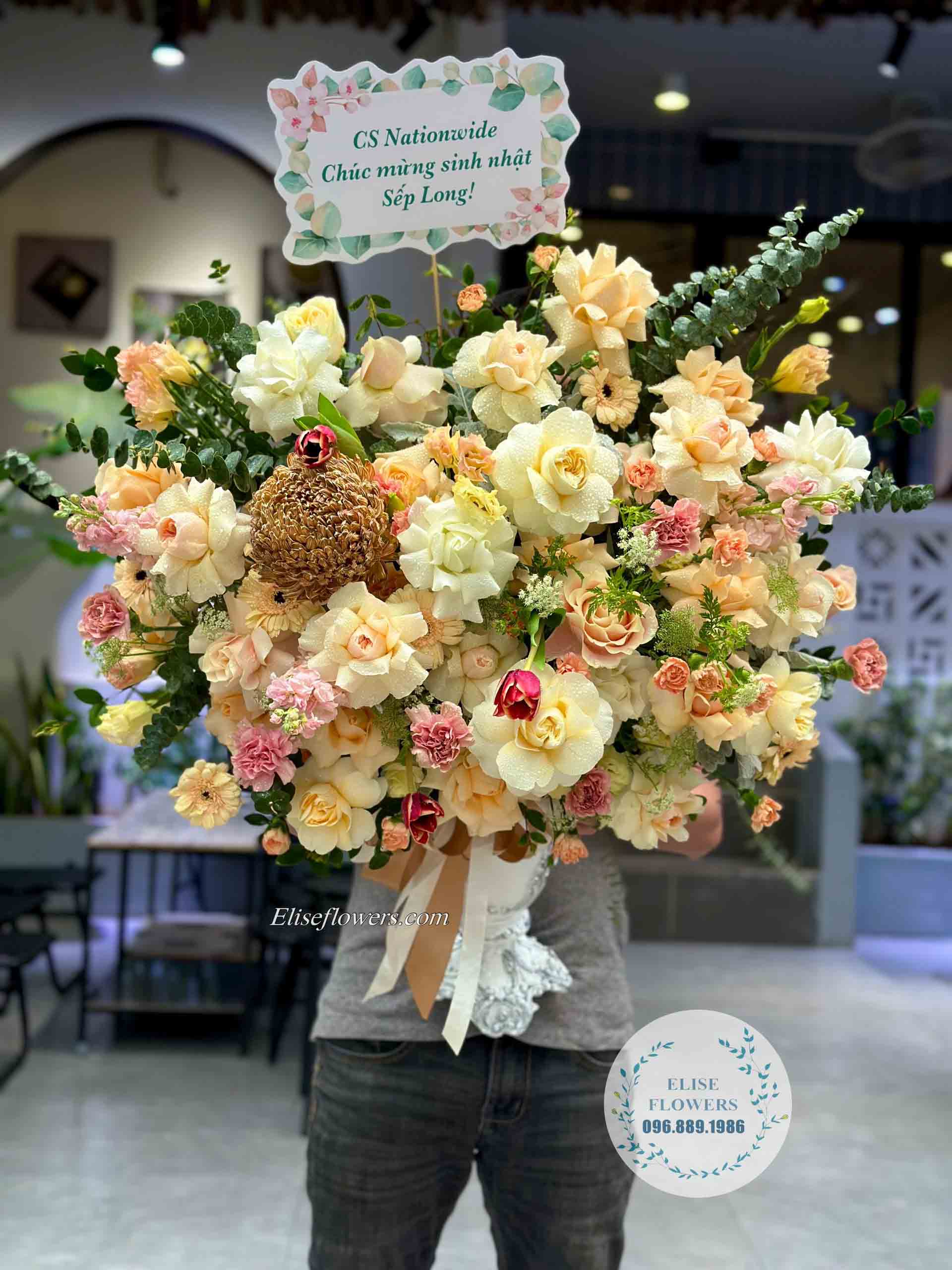 Bình hoa tặng sinh nhật sếp đẹp ở quận Cầu Giấy - Shop hoa tươi đẹp ở quận Cầu Giấy - Hà Nội