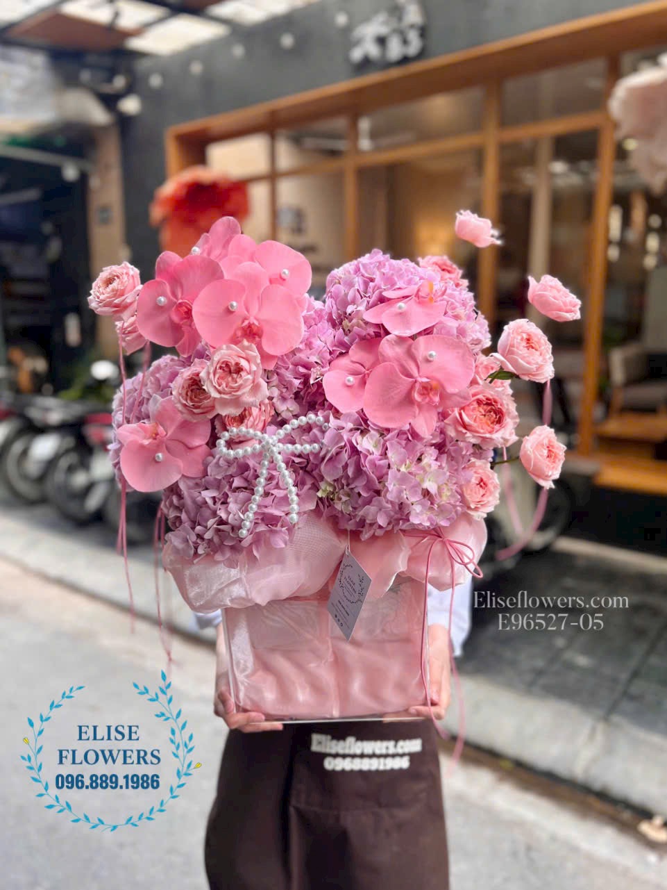 Mua lẵng hoa sinh nhật tone hồng ở Hà Nội. Eliseflowers